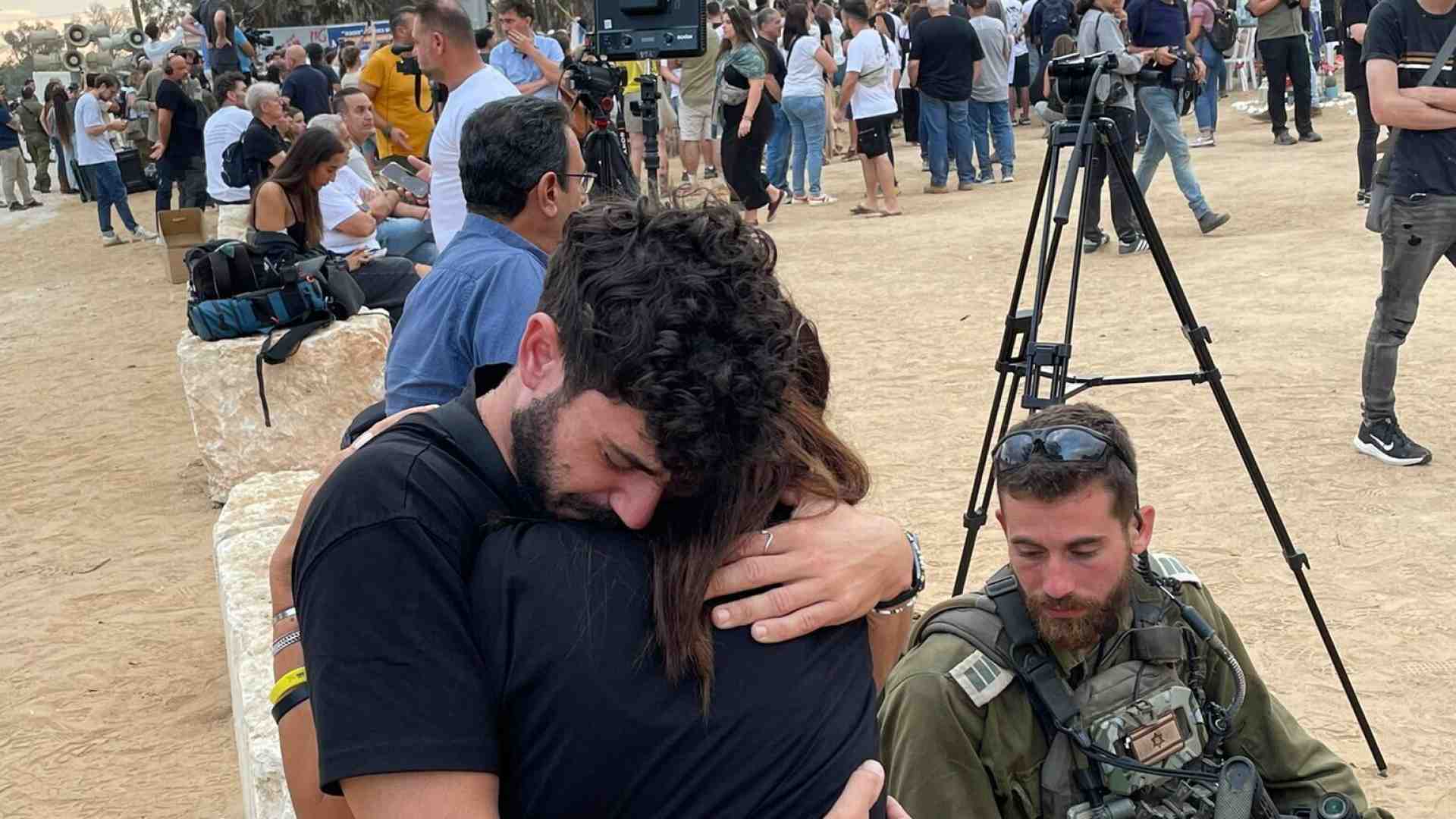 Immagine di Tra i parenti delle vittime del Supernova Festival, dove la memoria è fatta di rabbia