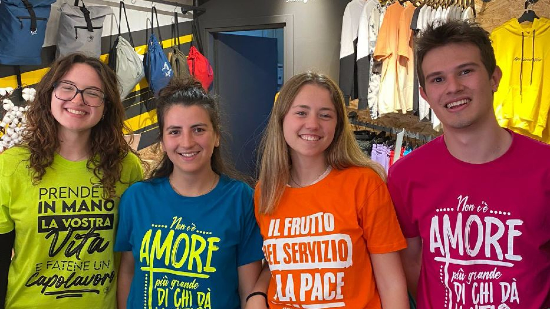 Immagine di Con Ape social wear l’abbigliamento si fa etico: «Così promuoviamo il bene»