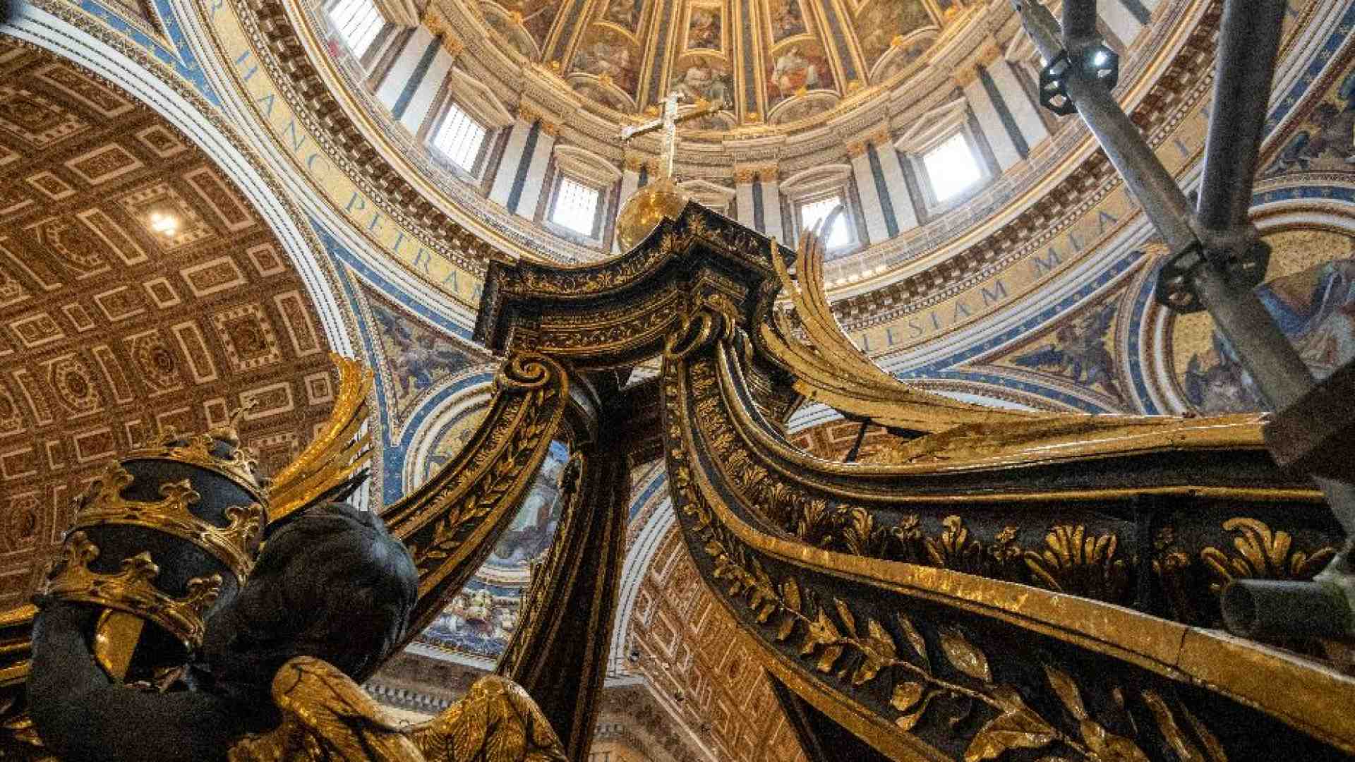 Immagine di Il 27 ottobre torna a splendere il Baldacchino del Bernini. Ecco come sarà