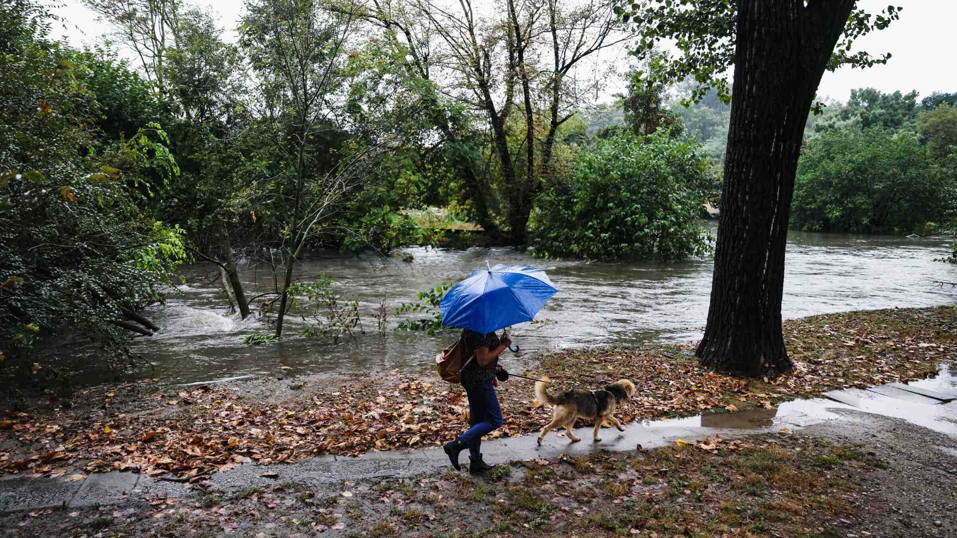 Immagine di Maltempo sul nord ovest dell'Italia. Allerta rossa in Liguria e Lombardia