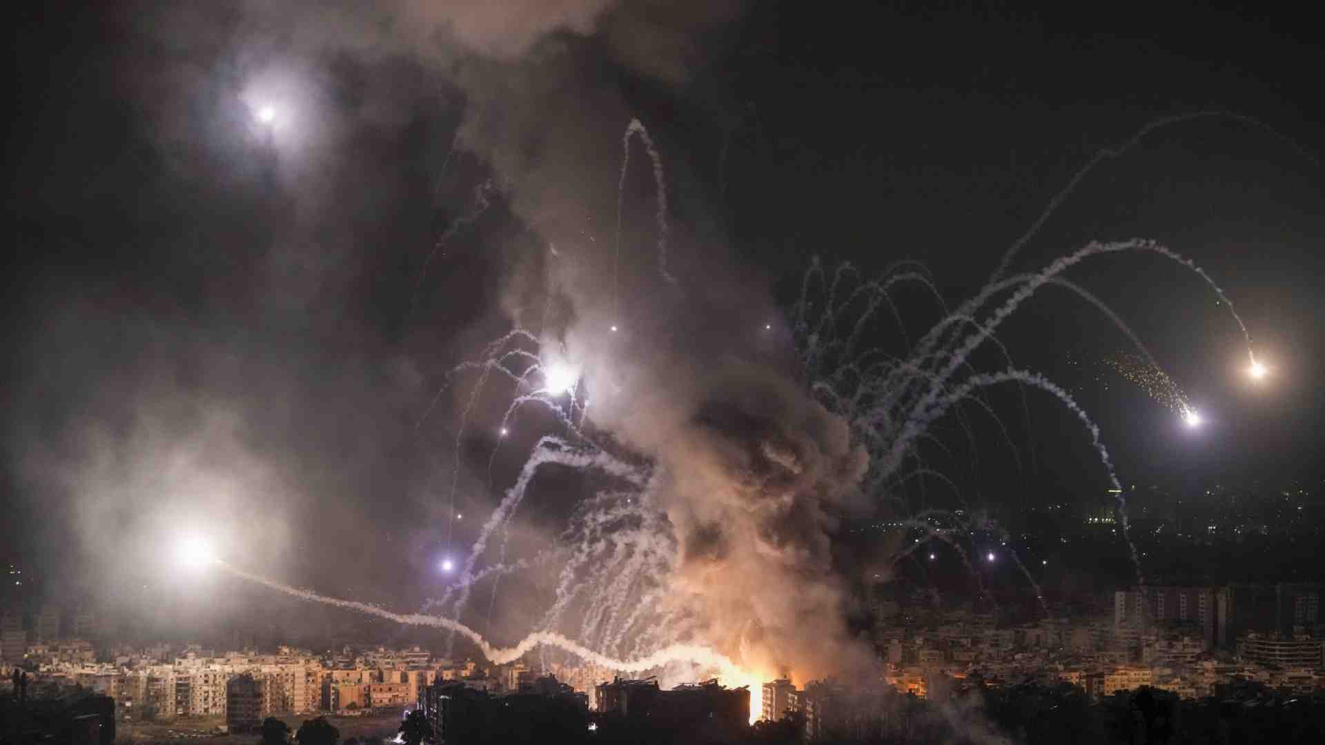Immagine di Israele ha eliminato un comandante di Hezbollah. Troupe del Tg3 aggredita in Libano