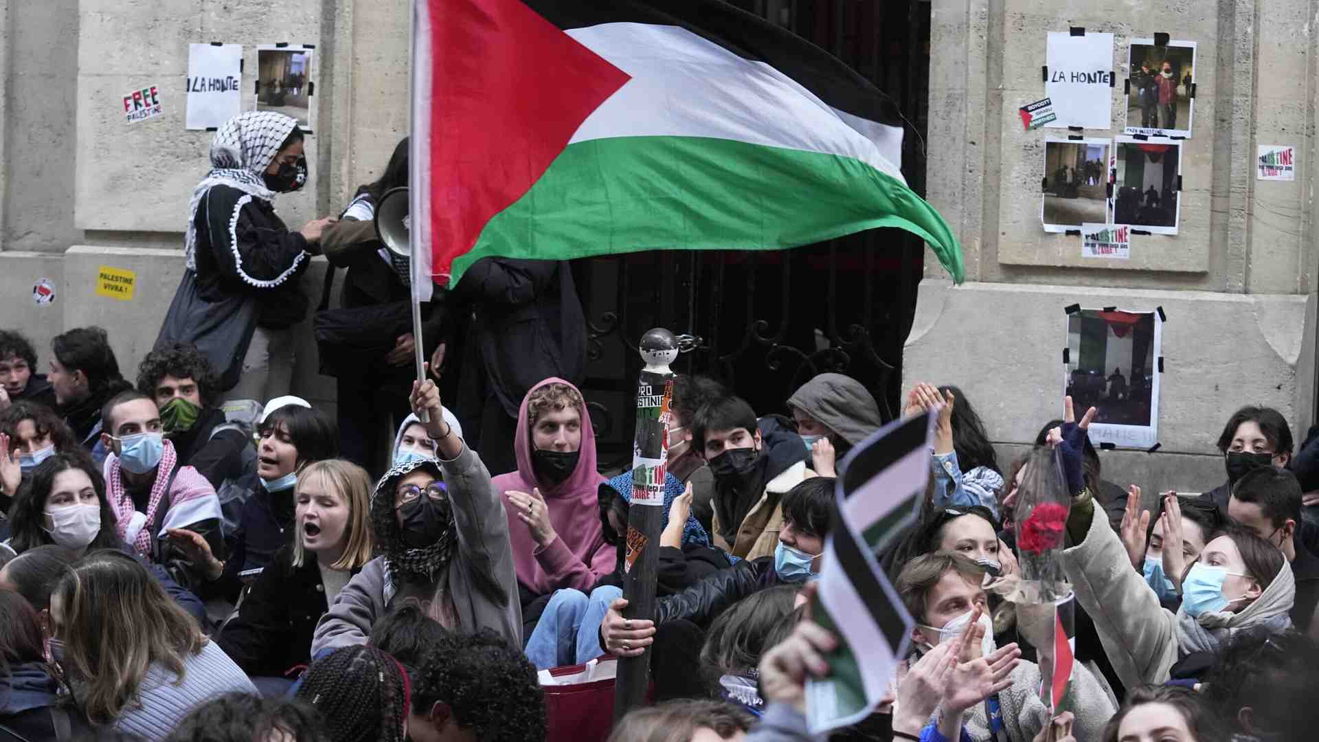 Immagine di Gli studenti ebrei di Sciences Po hanno dovuto ricordare il 7 ottobre quasi di nascosto