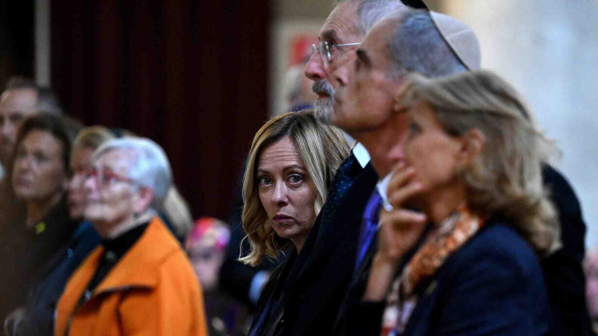Immagine di La racchetta che la sinistra regala alla destra insieme alla lotta all'antisemitismo