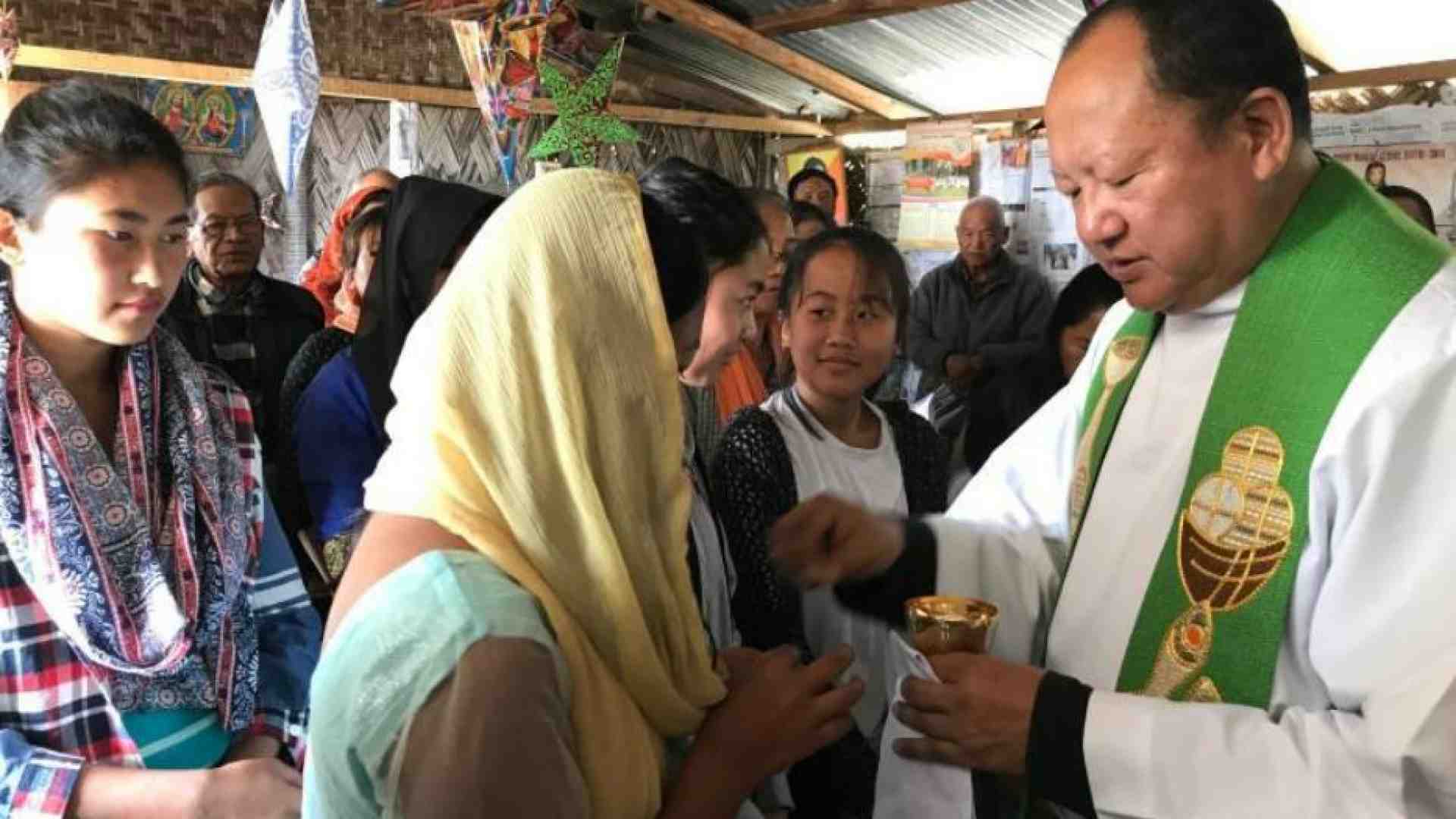 Immagine di «Io, unico prete in Bhutan con 200 cattolici. Grazie a Madre Teresa»