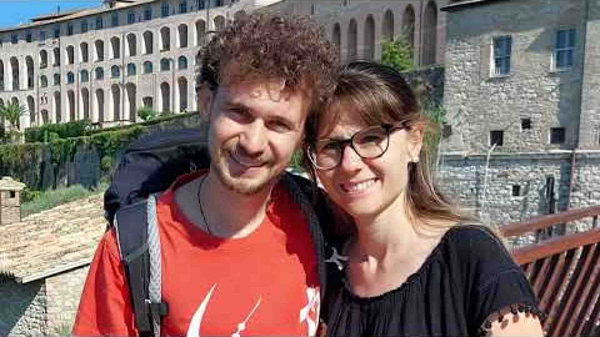 Immagine di Silvia e Giovanni: il viaggio di nozze? A piedi sulla Via Lauretana