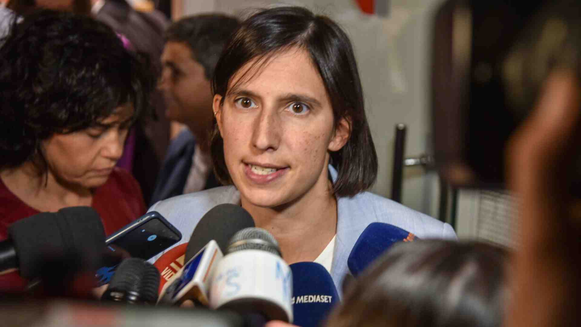 Immagine di Schlein prende le distanze da Todde, ma il blocco delle rinnovabili è la linea del Pd