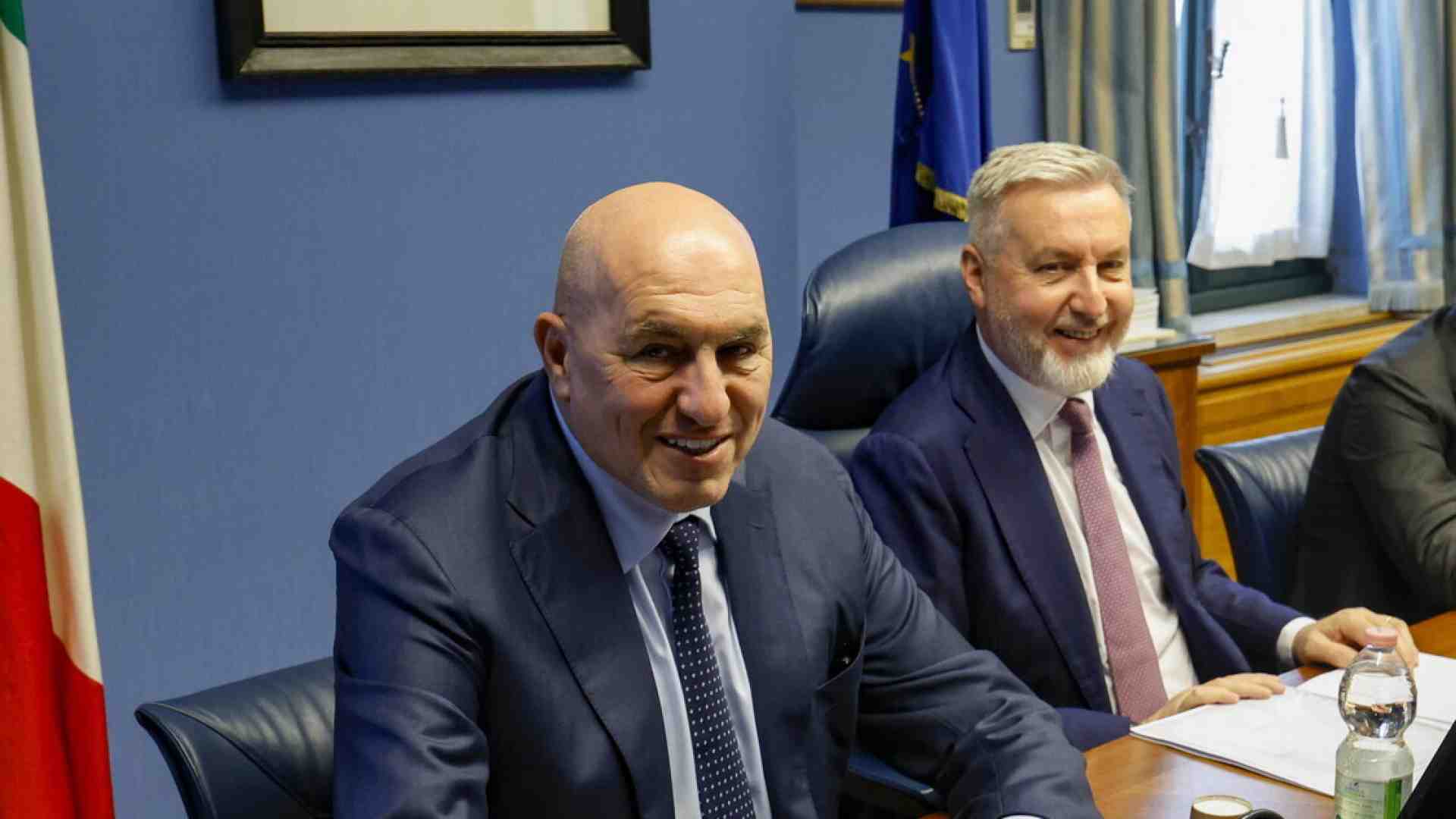 Immagine di Crosetto fra Copasir e Meloni: sospetti e sospiri. Ma ora vuole spegnere il caso