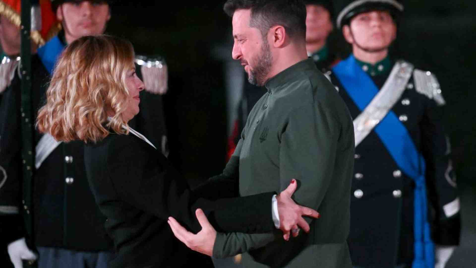 Immagine di Zelensky porta il suo piano anche a Roma. Meloni: «Fermo sostegno a Kiev»