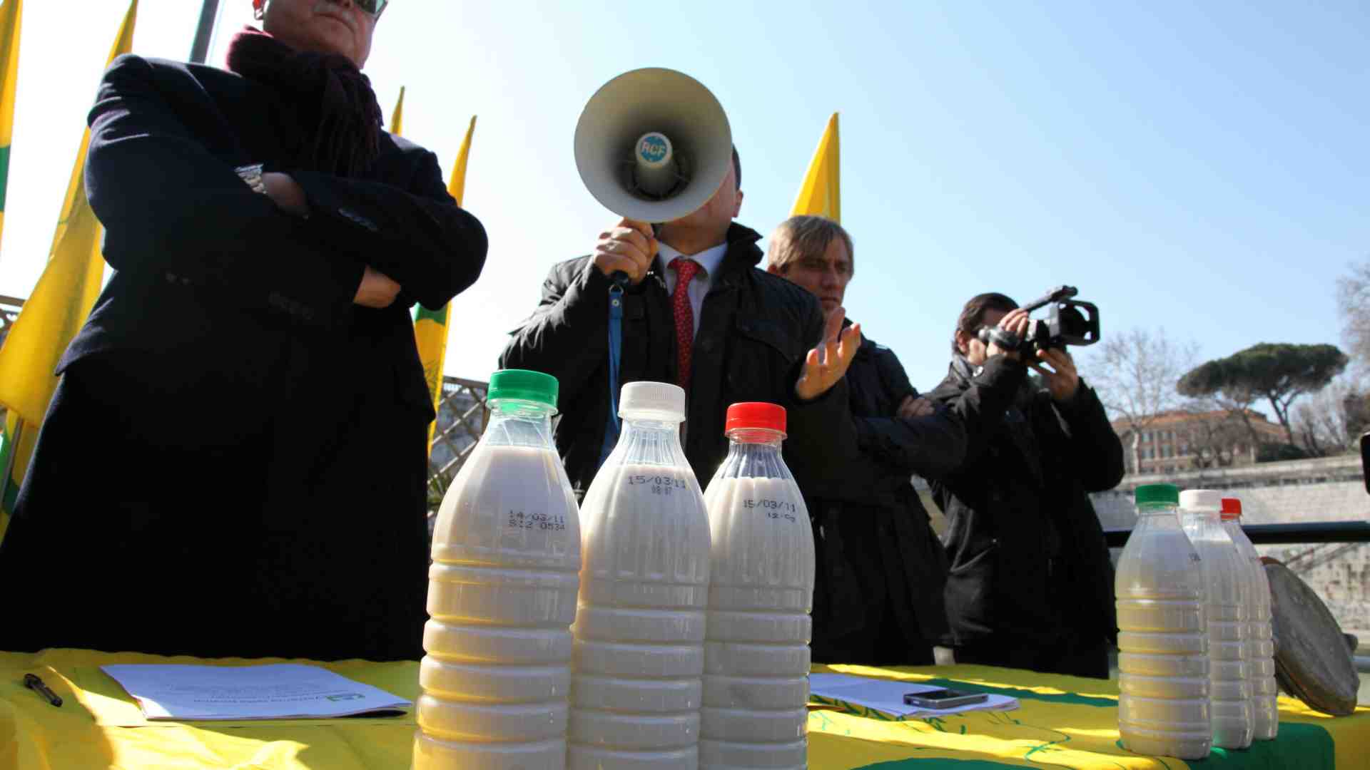 Immagine di Rotto l’idillio Coldiretti-destra nel Lazio, a suon di esposti sulla “crisi del latte”