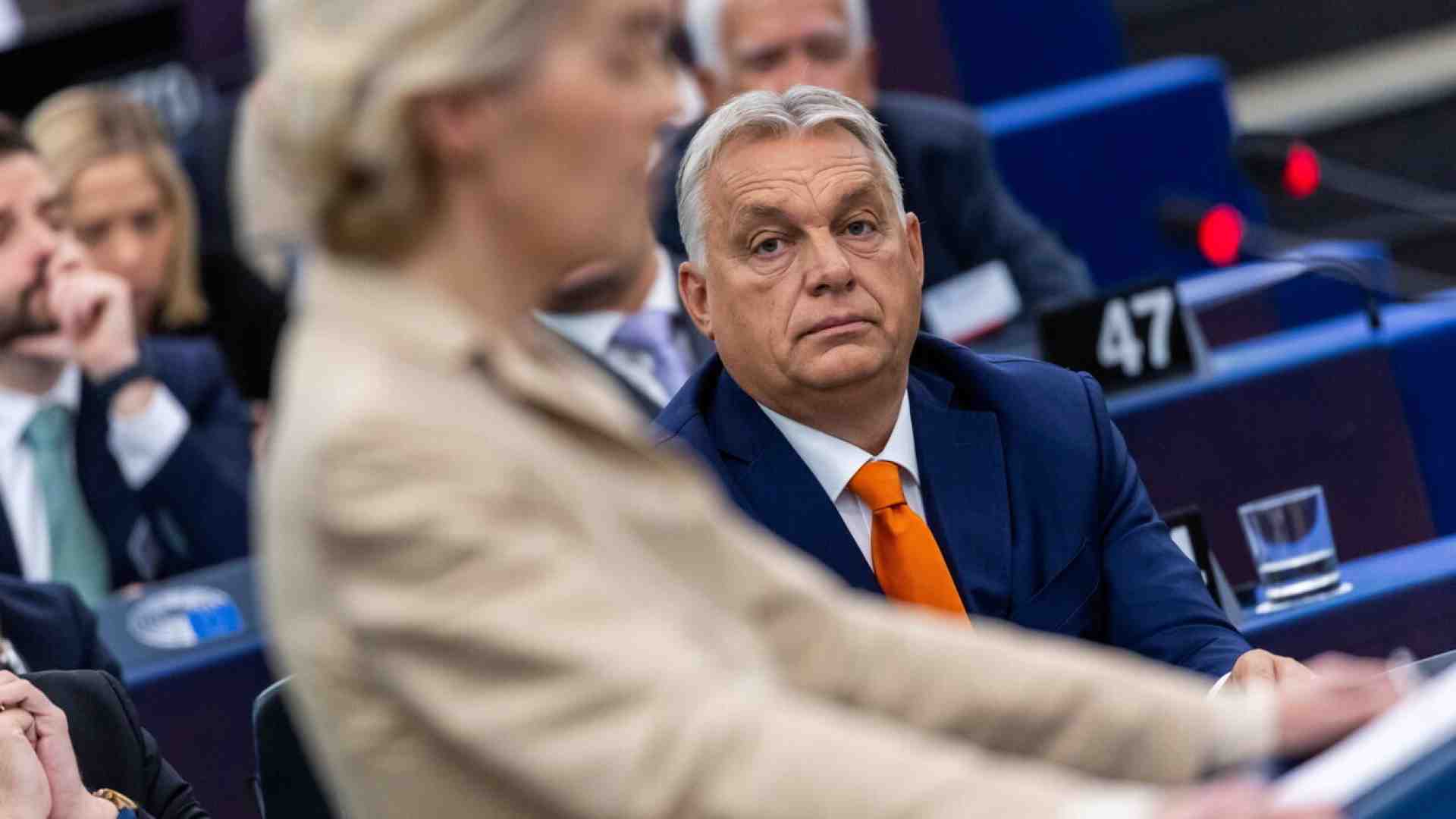 Immagine di Lo scontro durissimo tra von der Leyen e Orbàn