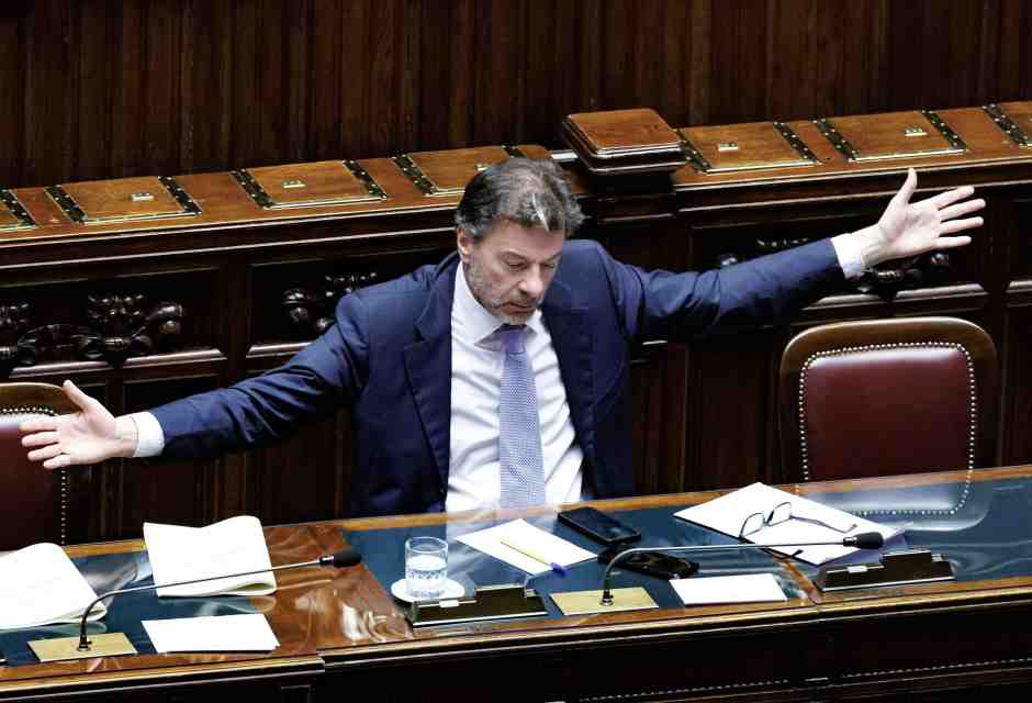 La sinistra immobiliare contro Giorgetti