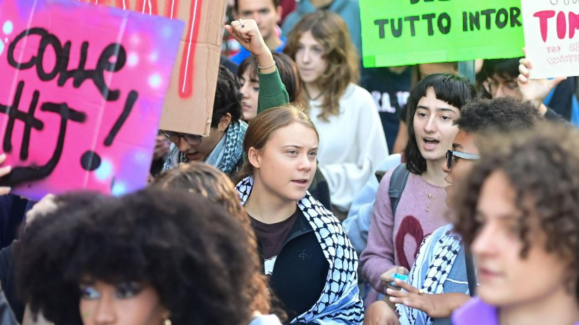 Immagine di Greta Thunberg a Milano: l'onda verde dei giovani di nuovo in piazza