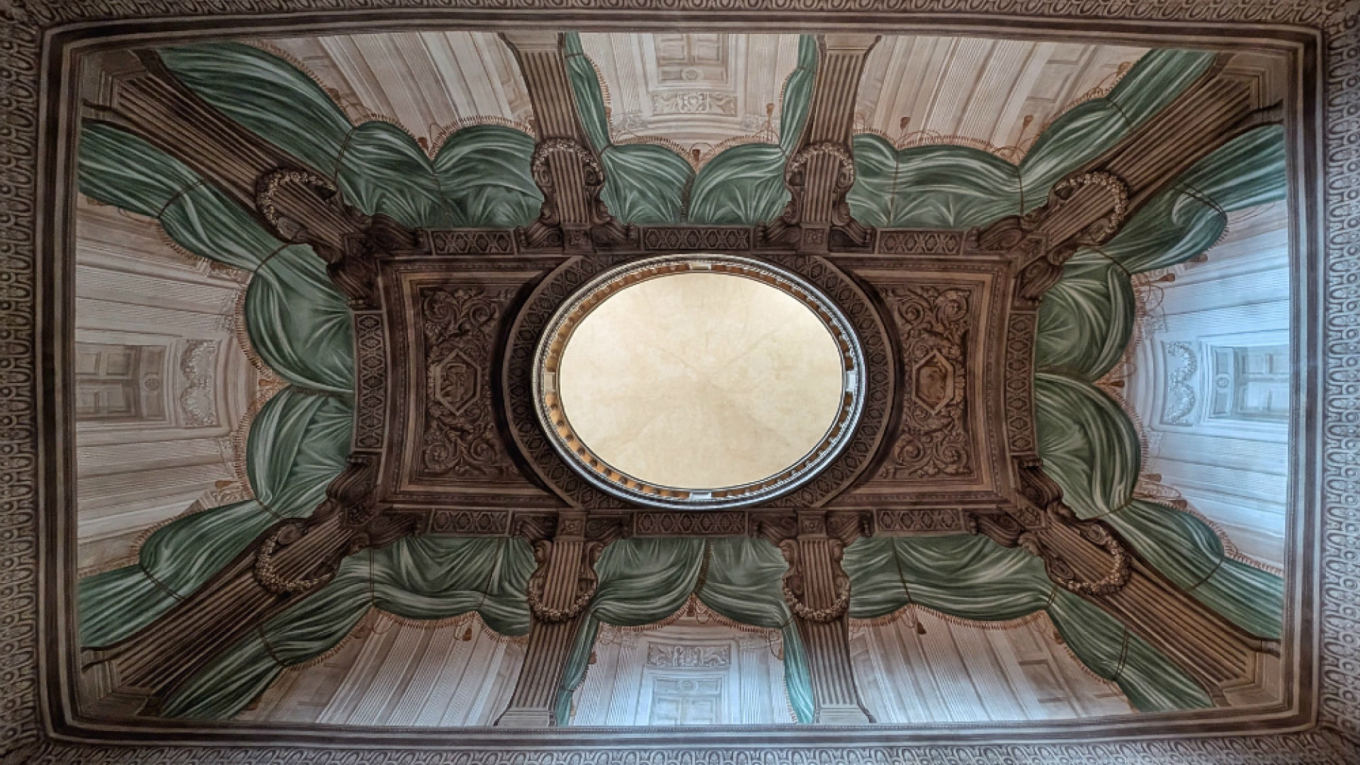 Immagine di «Al di là dei muri, le tante storie della vita della città»