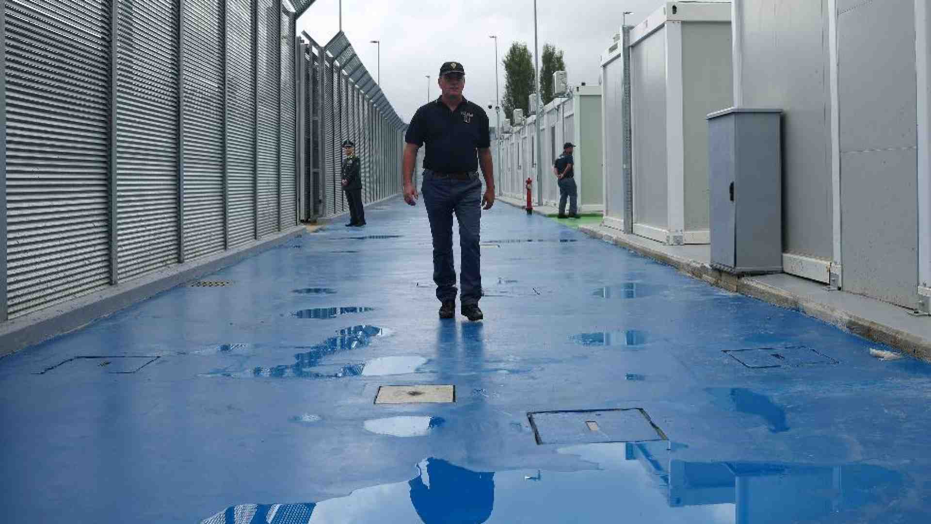 Immagine di Aprono i centri in Albania: si parte con le prime 400 persone