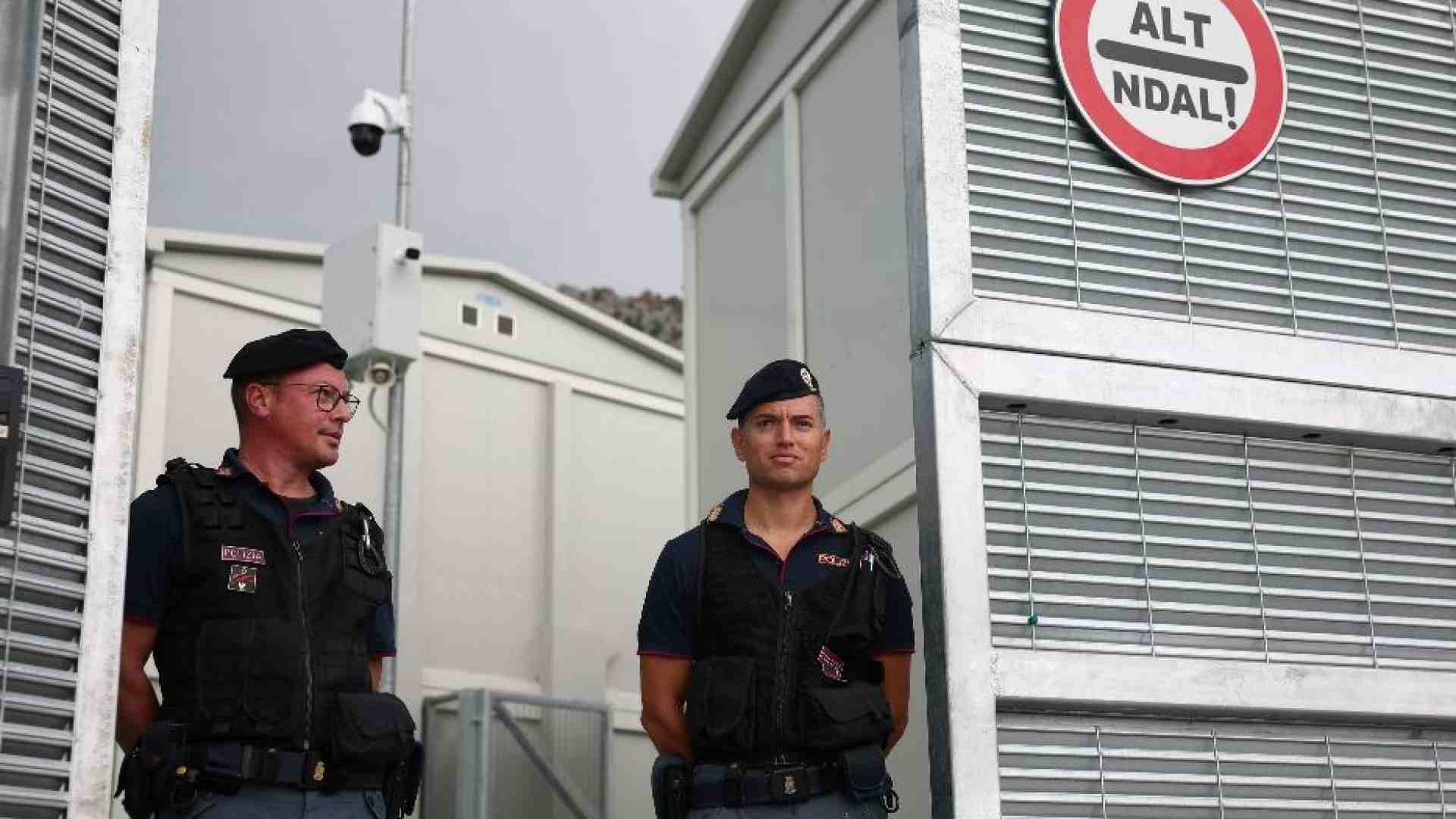 Immagine di Punizione, non accoglienza. Quel che non funzionerà dei centri in Albania