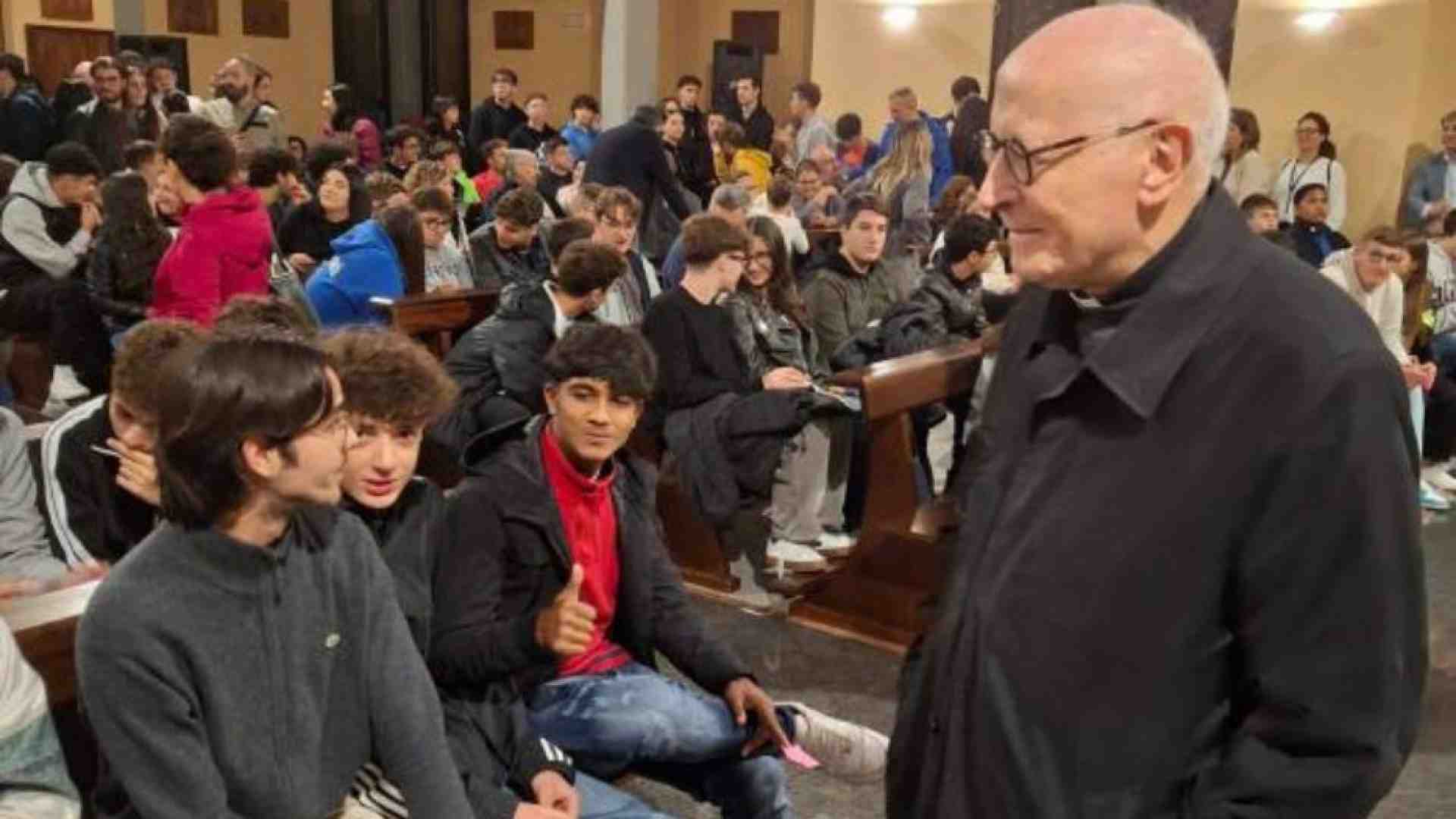 Immagine di Il vescovo: giovani, cercate autentiche "connessioni" con gli altri