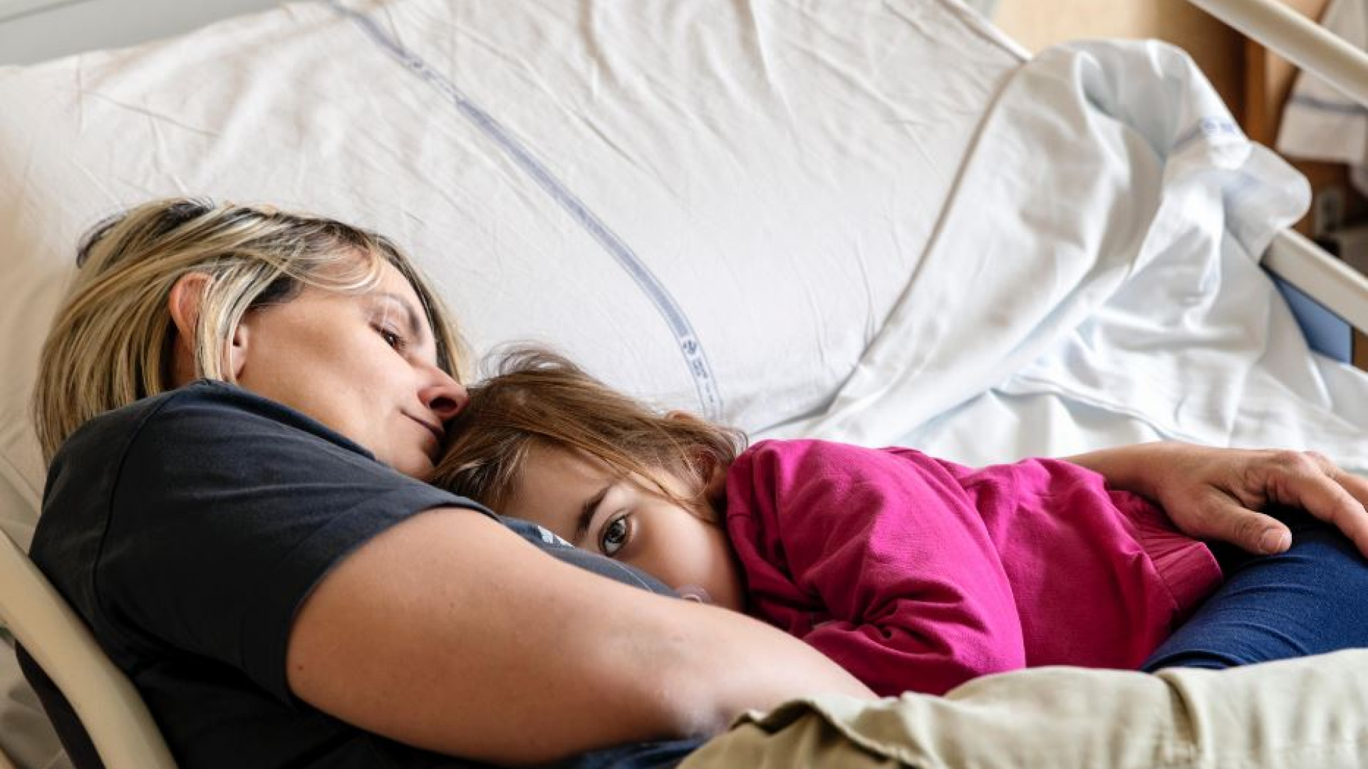 Immagine di «Mi sono laureata in ospedale mentre assistevo mia figlia»