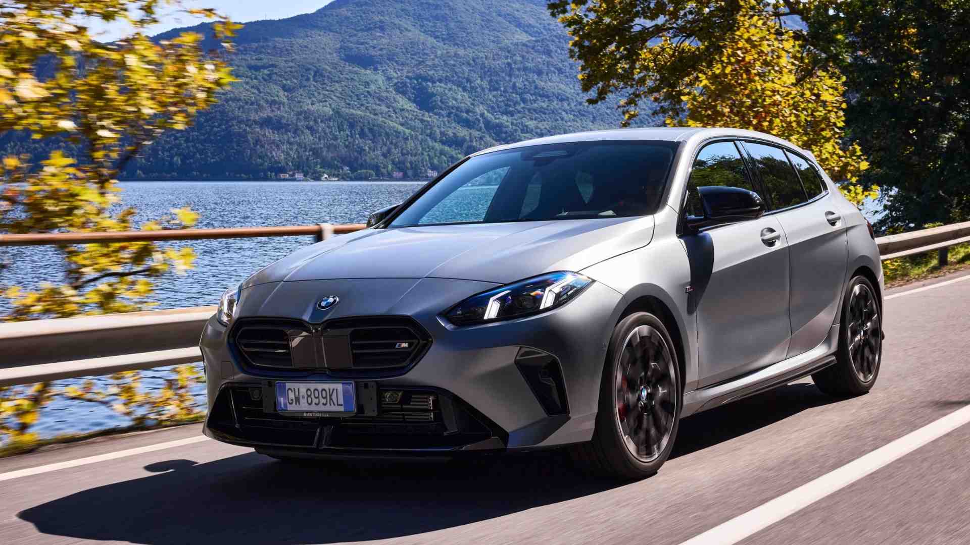 Immagine di Bmw Serie 1: vent'anni dopo la prima cambia faccia ma non lo spirito