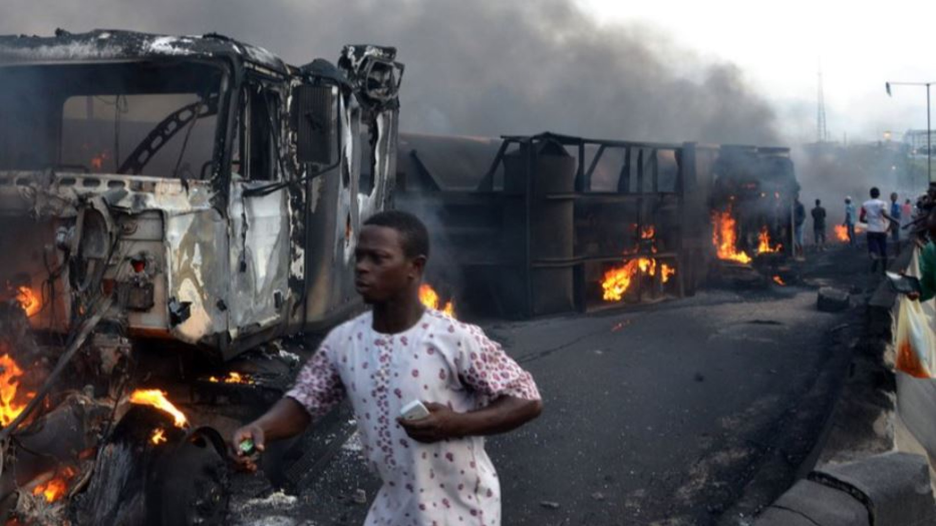 Immagine di Nigeria, almeno 140 morti nell'esplosione di una cisterna di carburante
