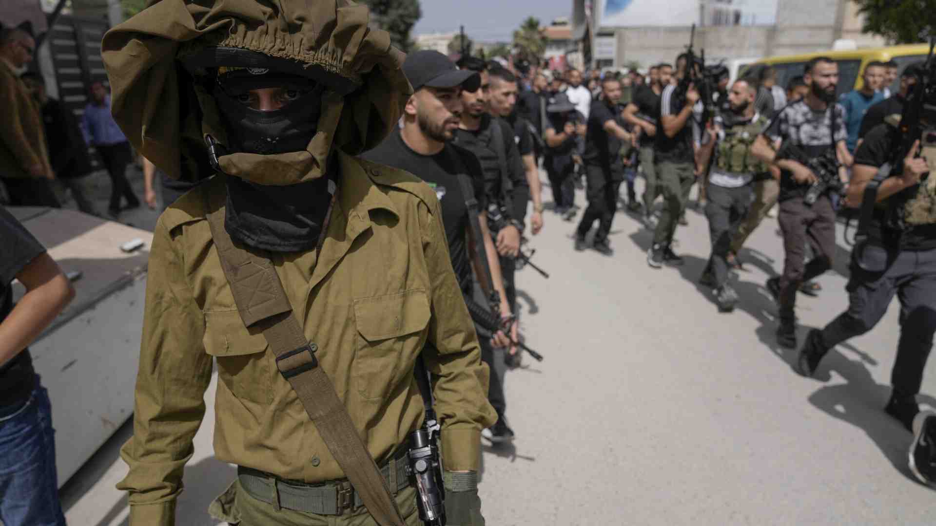 Immagine di Se gli ebrei rinunciassero alle armi oggi, non ci sarebbe più Israele