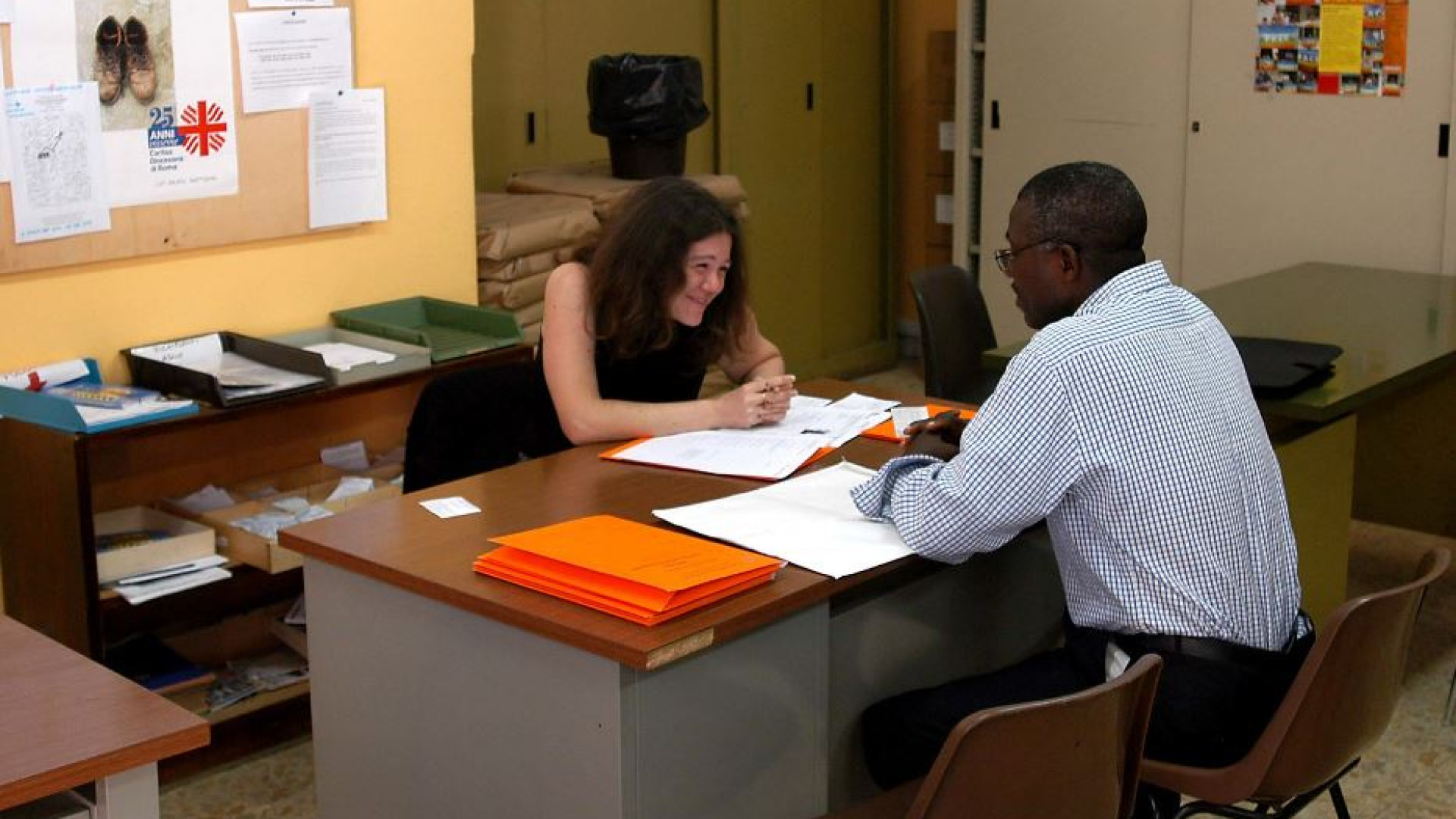 Immagine di Immigrazione, crescono i residenti. E le discriminazioni