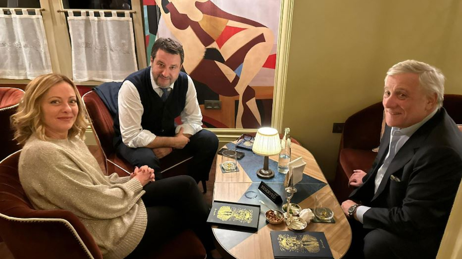 Immagine di Meloni-Tajani-Salvini, vertice a Bruxelles per "riaprire" la manovra