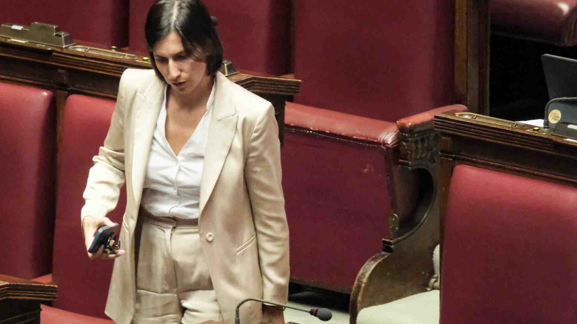 Immagine di Schlein Parthenope: esplode la Campania di De Luca e ora Liguria e Umbria sono date "per perse"