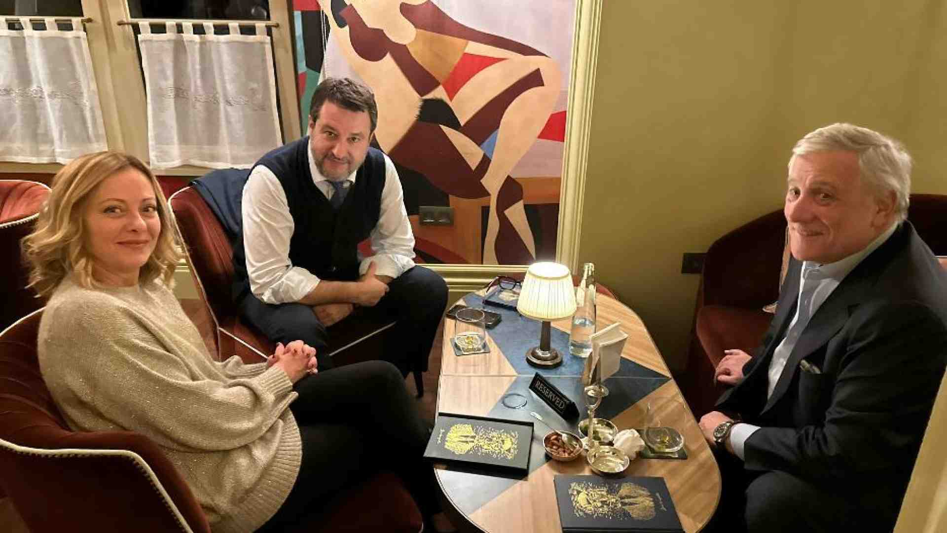 Immagine di Meloni-Tajani-Salvini, vertice a Bruxelles per "riaprire" la manovra