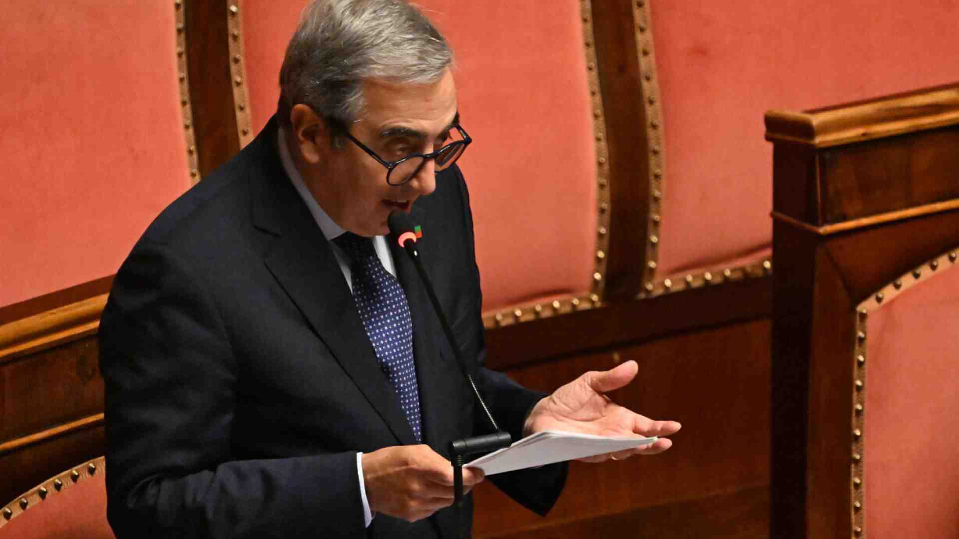 Immagine di Gasparri: "Extraprofitti? Nella manovra nessuna tassa sulle banche. Dalla Lega ho sentito fesserie"