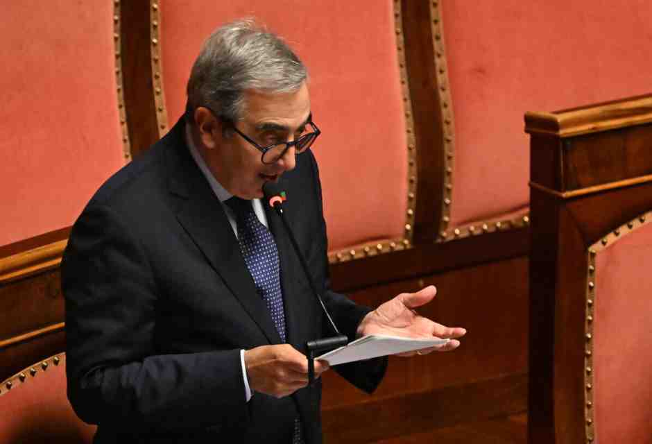 Gasparri: "Extraprofitti? Nella manovra nessuna tassa sulle banche. Dalla Lega ho sentito fesserie"