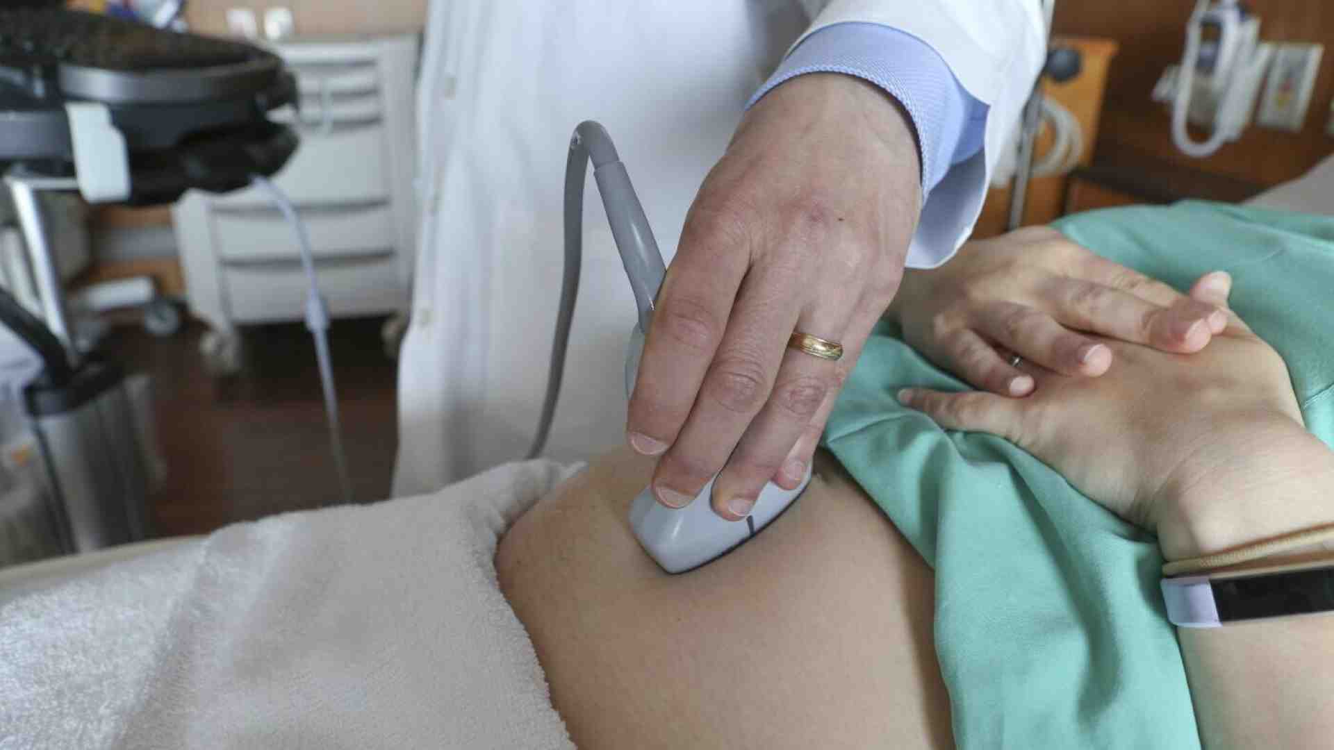 Immagine di Una femminista storica da ascoltare sulla maternità surrogata