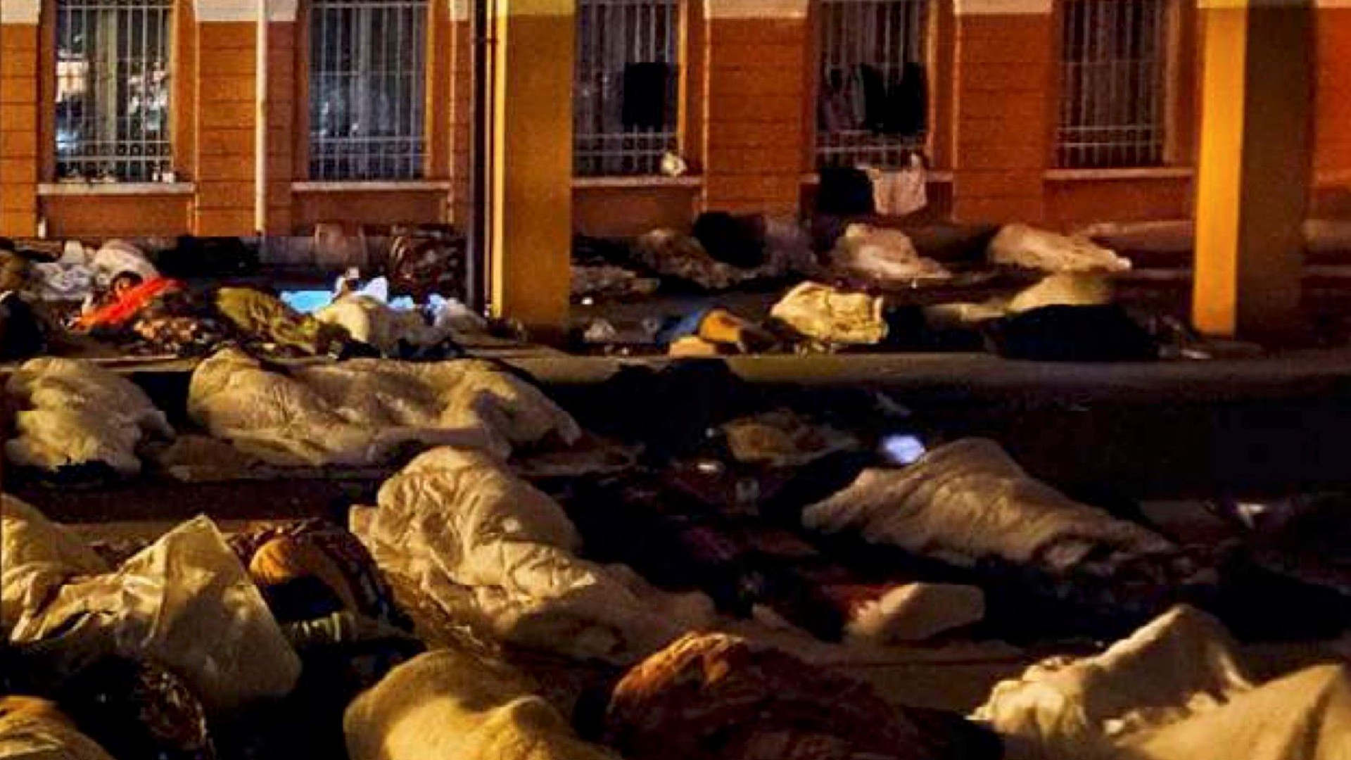 Immagine di Per i migranti c'è solo la strada