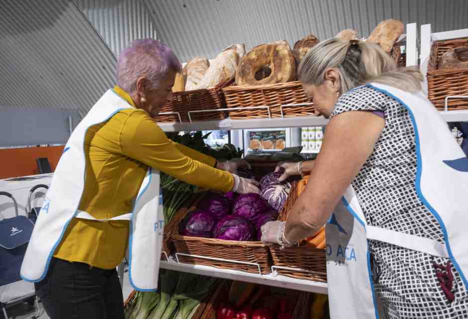 Il mistero della povertà: aumenta tra gli occupati e diminuisce tra i disoccupati