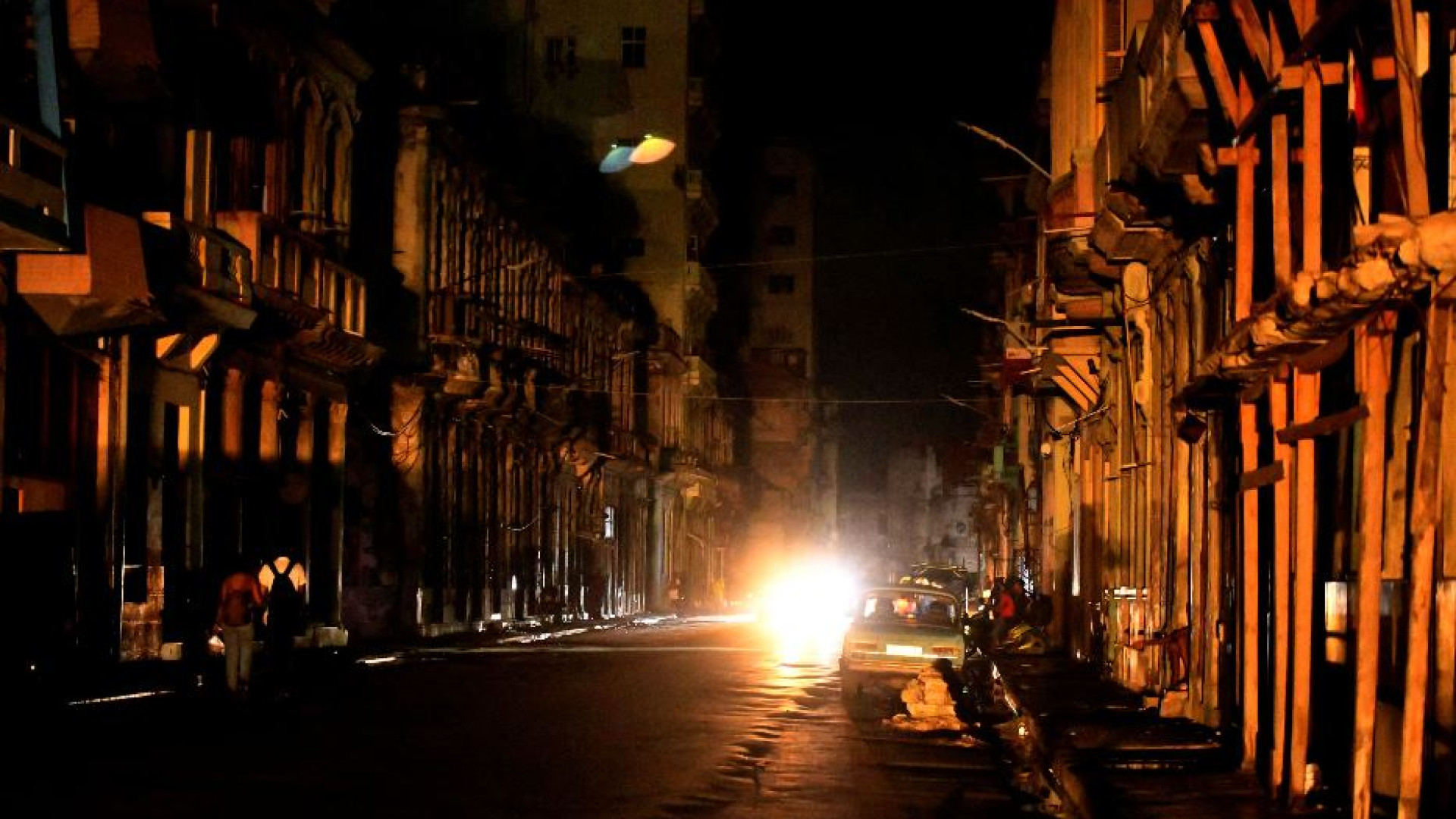 Immagine di Maxi blackout a Cuba, 10 milioni senza elettricità con 30 gradi