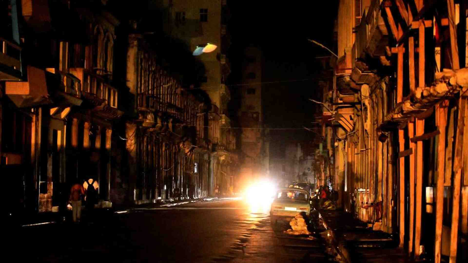 Immagine di Maxi blackout a Cuba, 10 milioni senza elettricità con 30 gradi