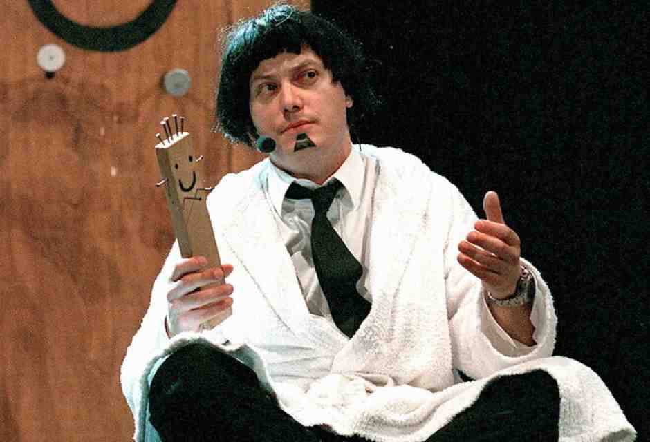 Corrado Guzzanti era impareggiabile nelle imitazioni, che però oggi non fanno più ridere: la realtà sembra già una parodia (foto Olycom) <br />