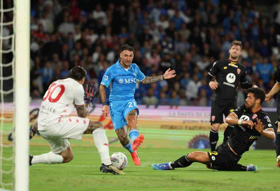 Il gol di Matteo Politano in Napoli-Monza 2-0 (foto LaPresse)<br />&nbsp;<br />