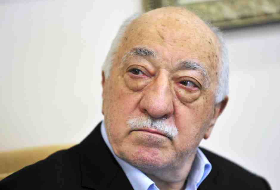 È morto Gülen, l’uomo che creò Erdogan che poi Erdogan ha epurato con i suoi seguaci