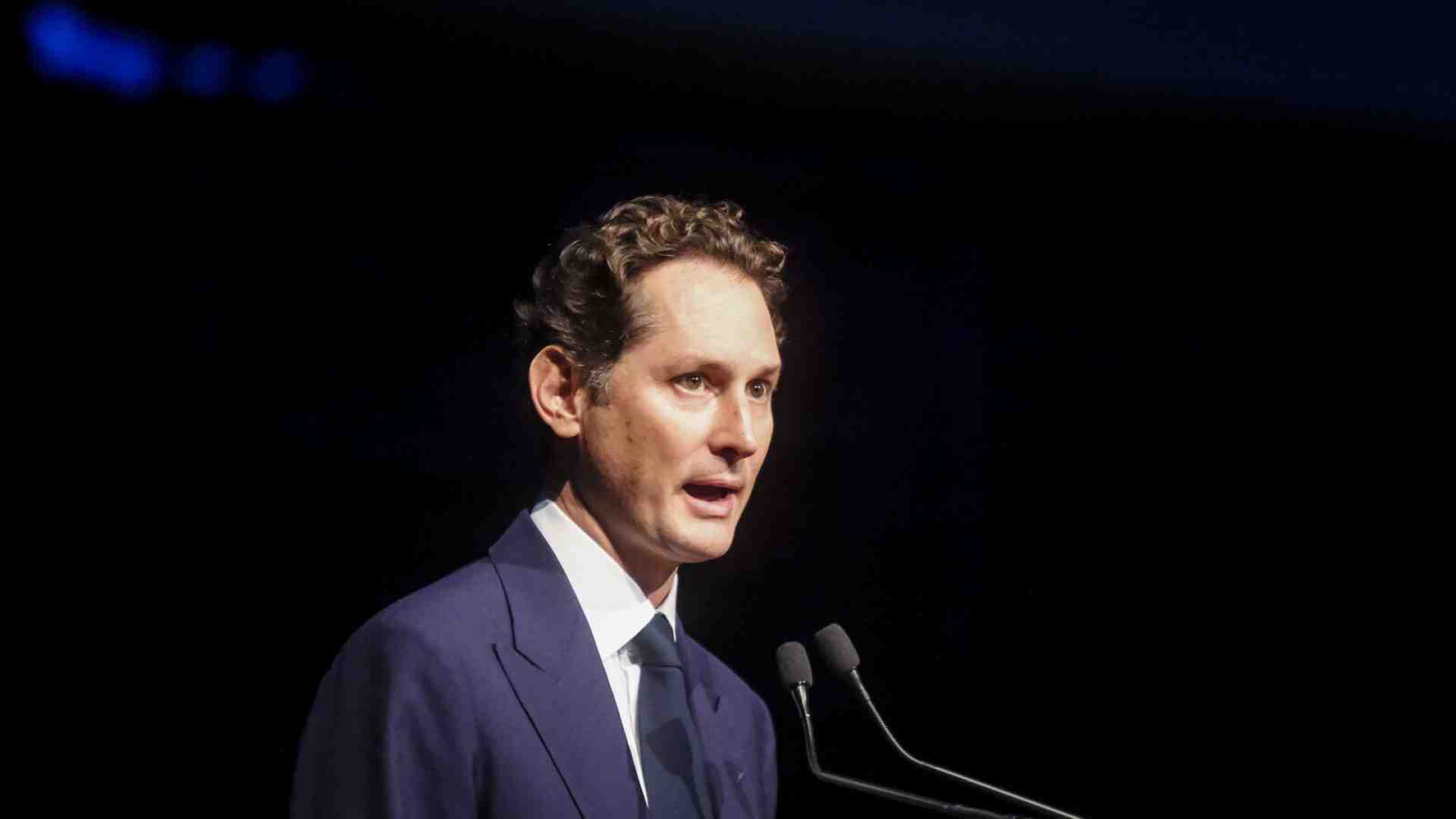 Immagine di Il duello Meloni-Elkann, "processo" a Stellantis e negoziati di pace. Passa da qui editoria e industria
