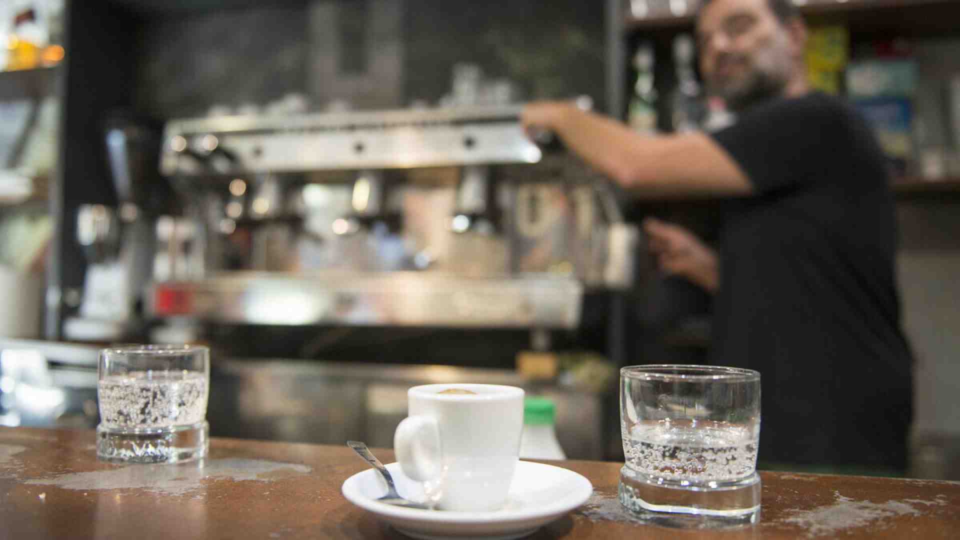 Immagine di Le quotazioni del caffè sempre più su: la tazzina potrebbe arrivare a 2 euro