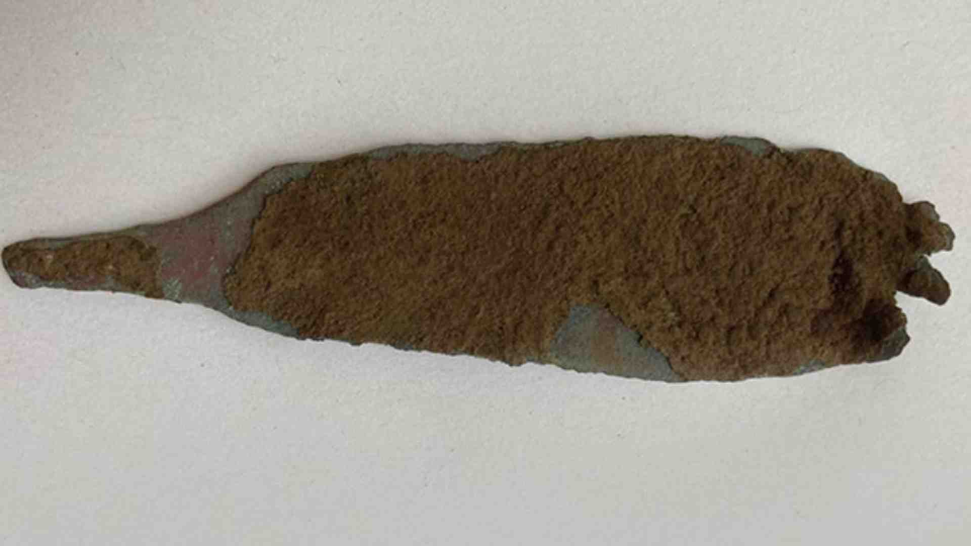 Immagine di Ritrovato un pugnale di 4.000 anni fa in una grotta sul Carso triestino