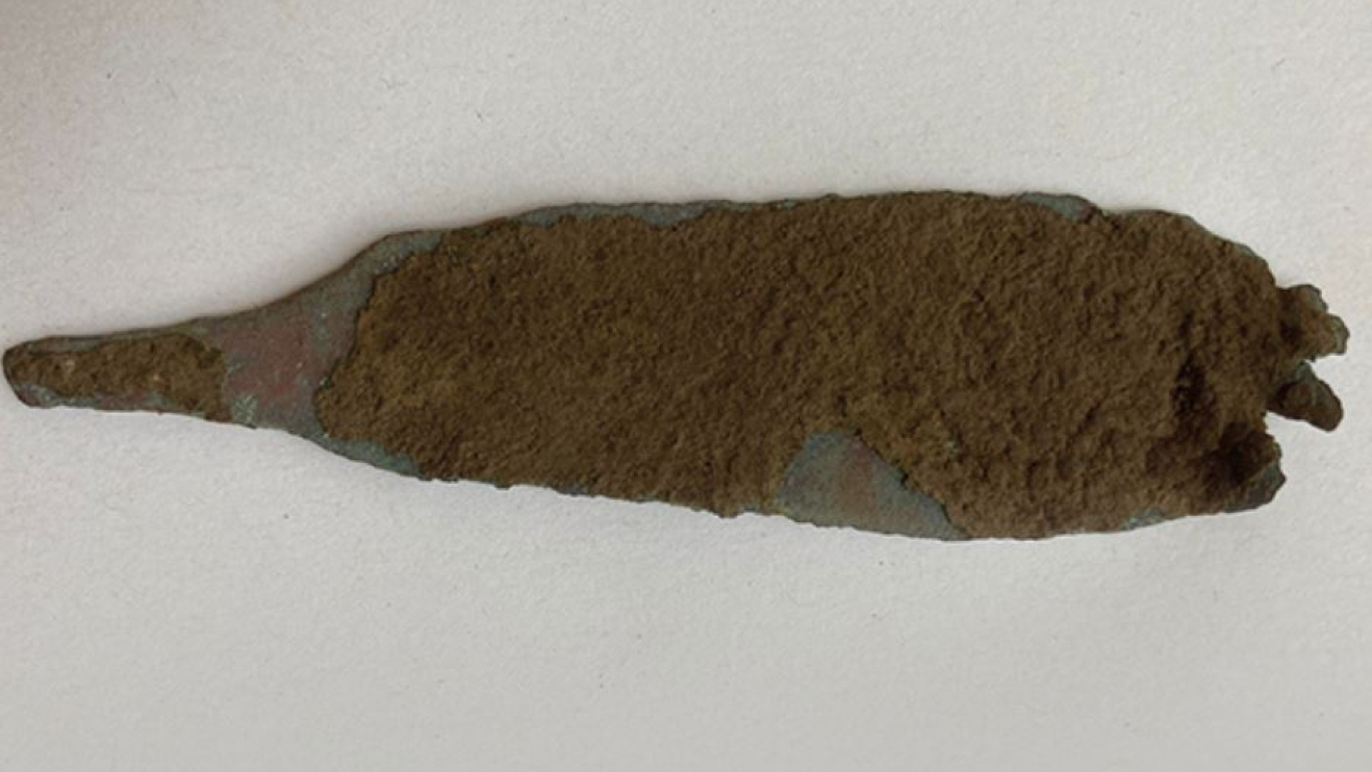 Immagine di Ritrovato un pugnale di 4.000 anni fa in una grotta sul Carso triestino