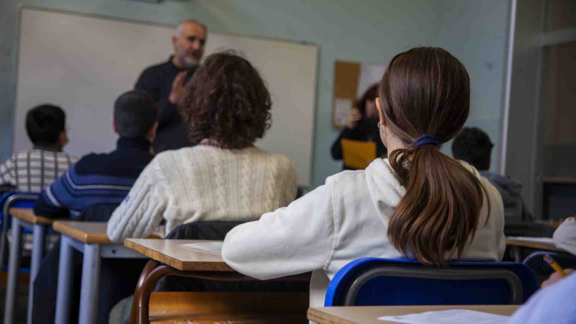 Immagine di Oltre 7.000 posti tagliati a scuola: meno figli, meno prof. Chiaro no?