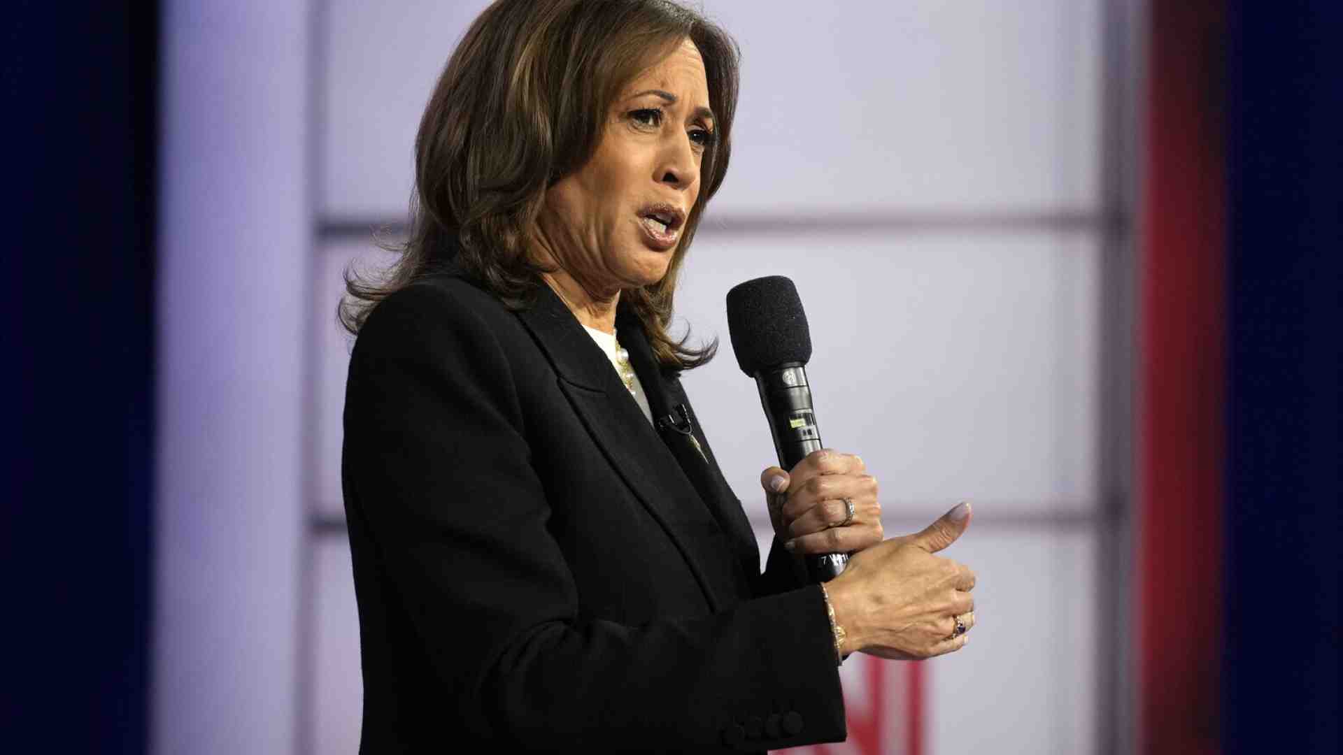 Immagine di Harris fa dire a più repubblicani possibili quanto è pericoloso Trump