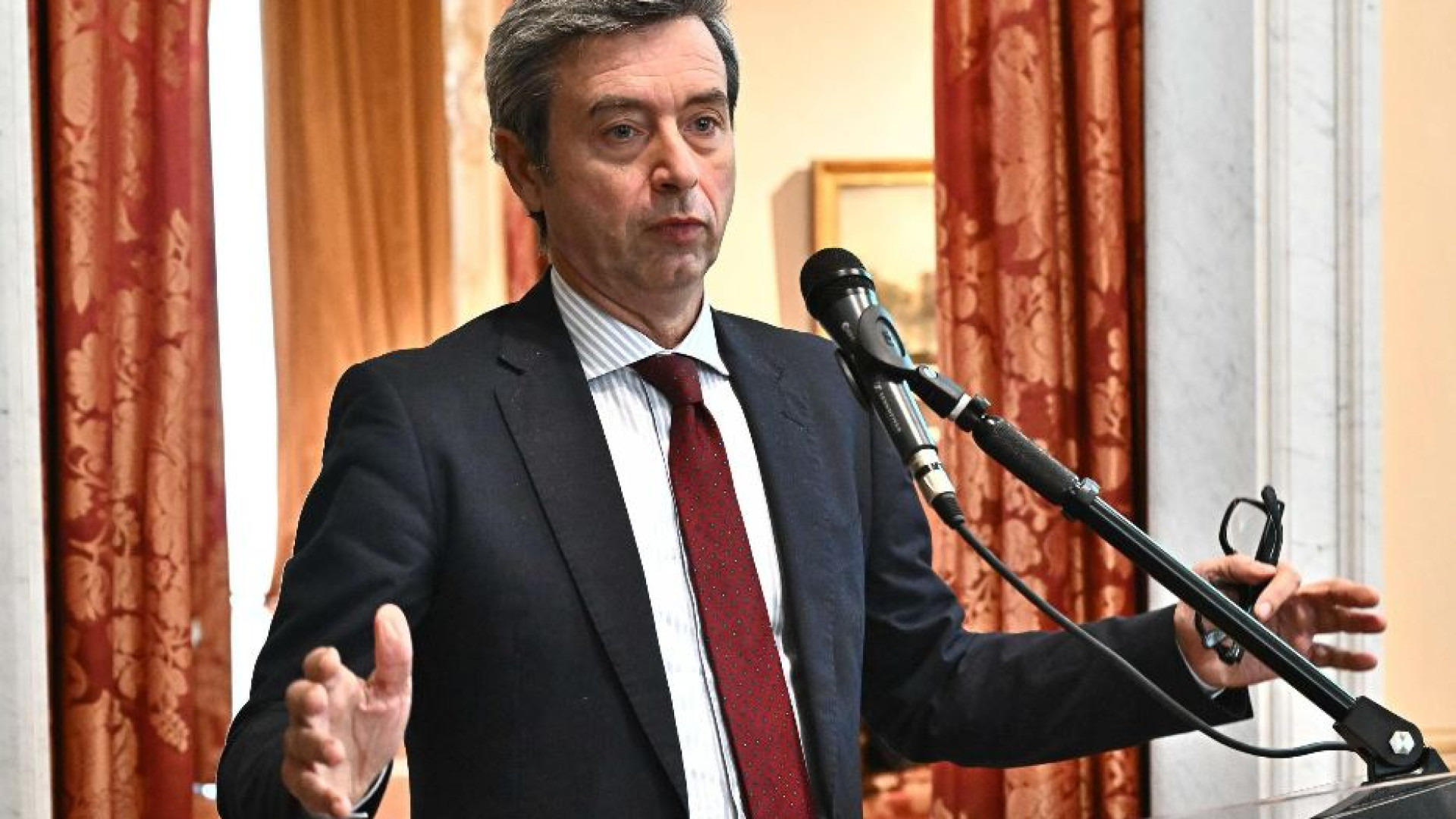 Immagine di Orlando (centrosinistra): «Basta con le oligarchie del passato»