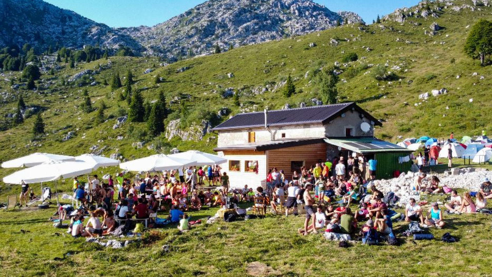 Immagine di In Val Serina il rifugio che aiuta la Bolivia
