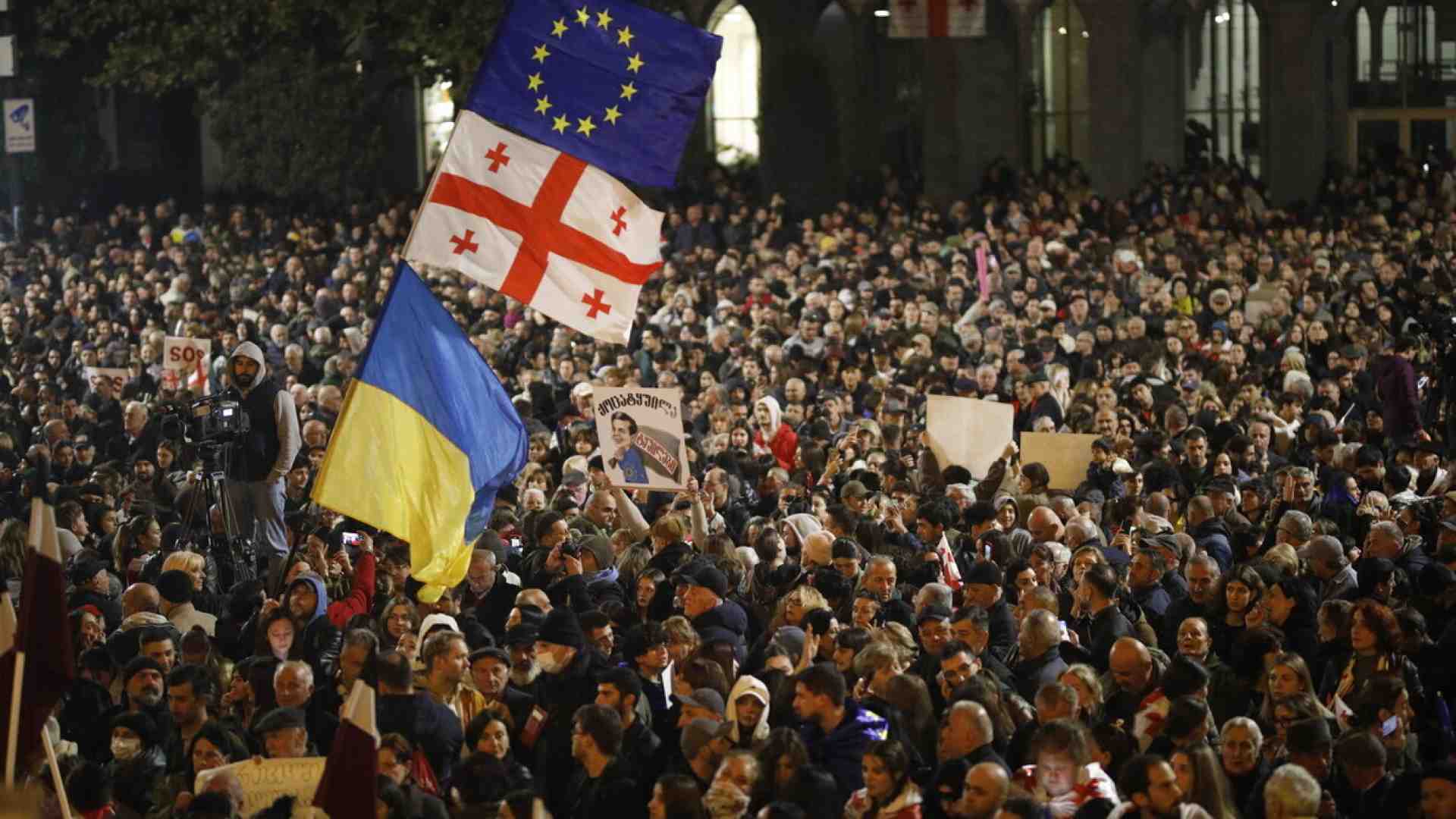 Immagine di I georgiani danno forza all’opposizione, sfidano Orbán e chiedono: quando arrivano i nostri?