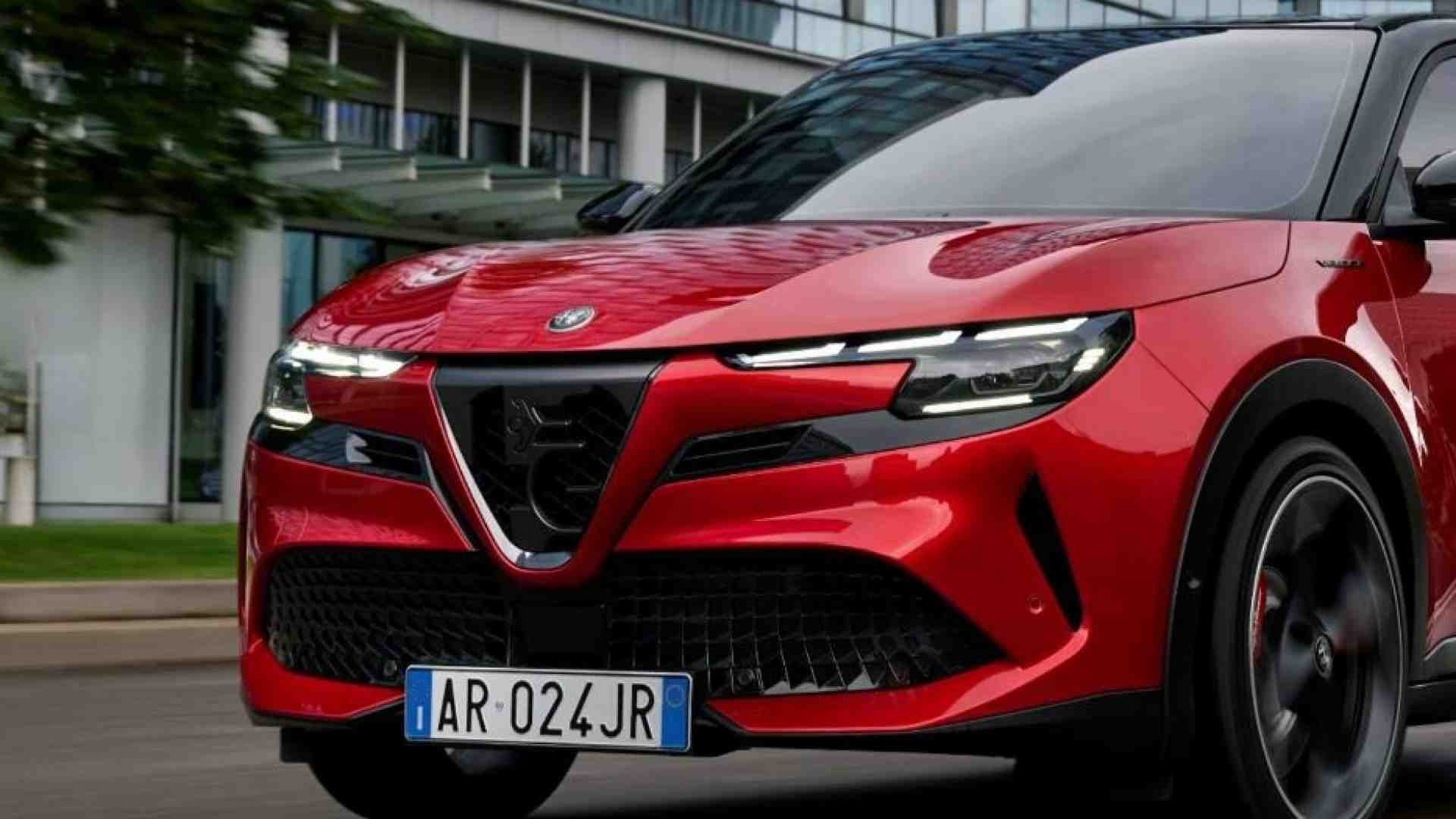 Immagine di Arriva Alfa Romeo Junior ibrida: ecco prezzi e promozioni