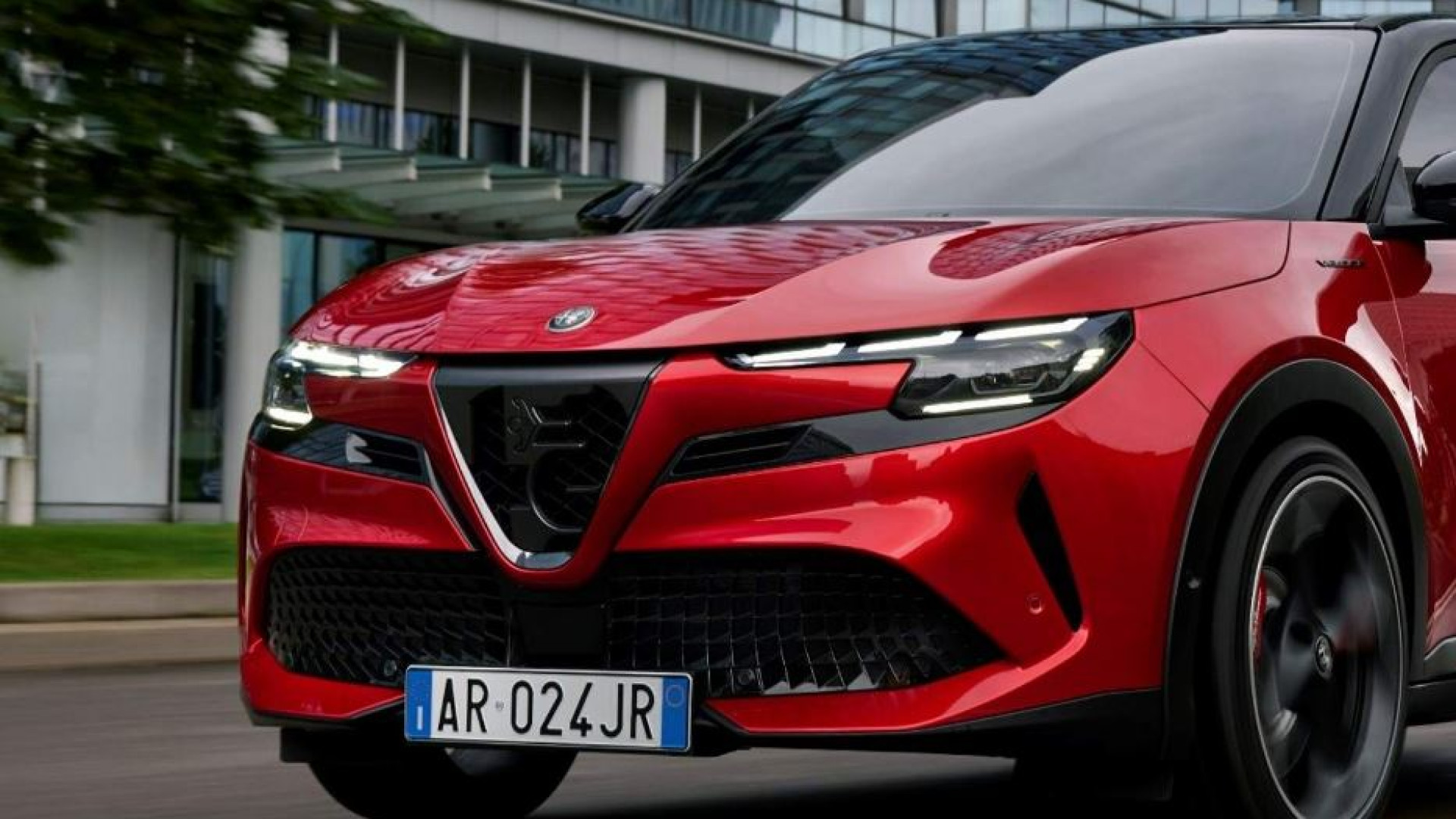 Immagine di Arriva Alfa Romeo Junior ibrida: ecco prezzi e promozioni