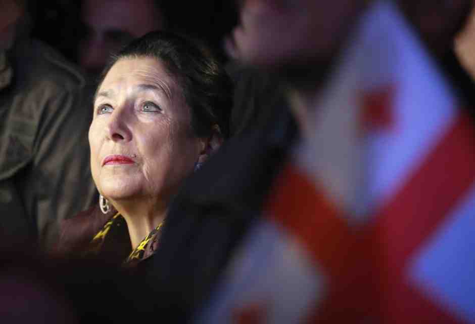 In Georgia la sfida della presidente Zourabichvili, che chiama la sua piazza